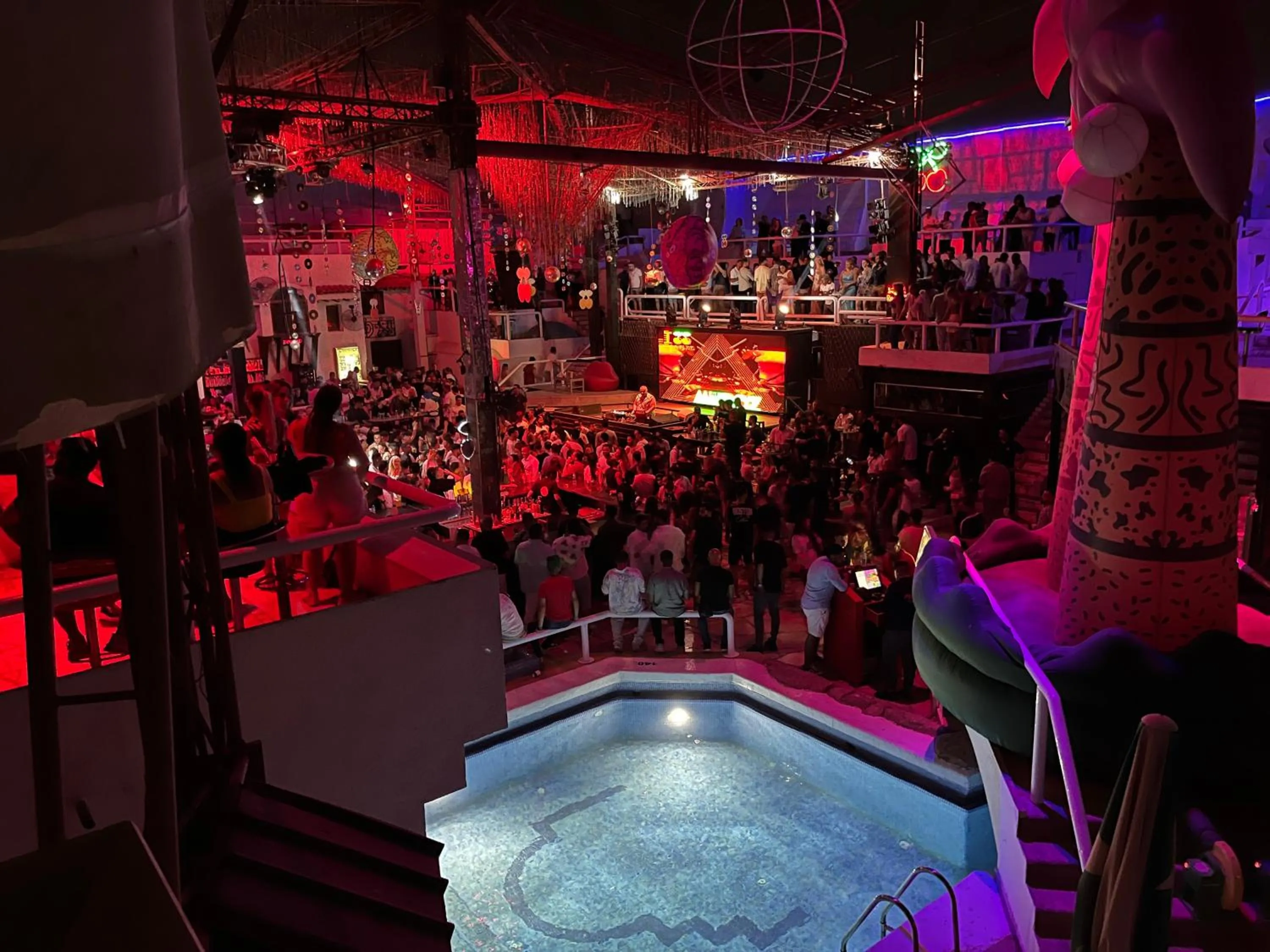 Nightclub / DJ in Sanafir Hotel - El Pacha Suites Sharm - Adults Only