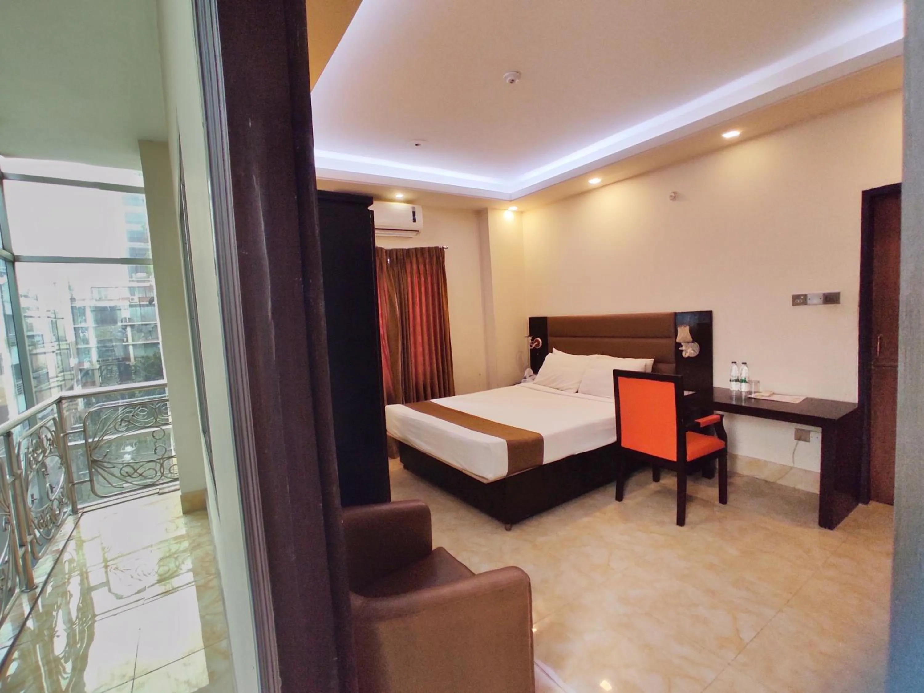 Bed in Hotel Gulshan Lake View