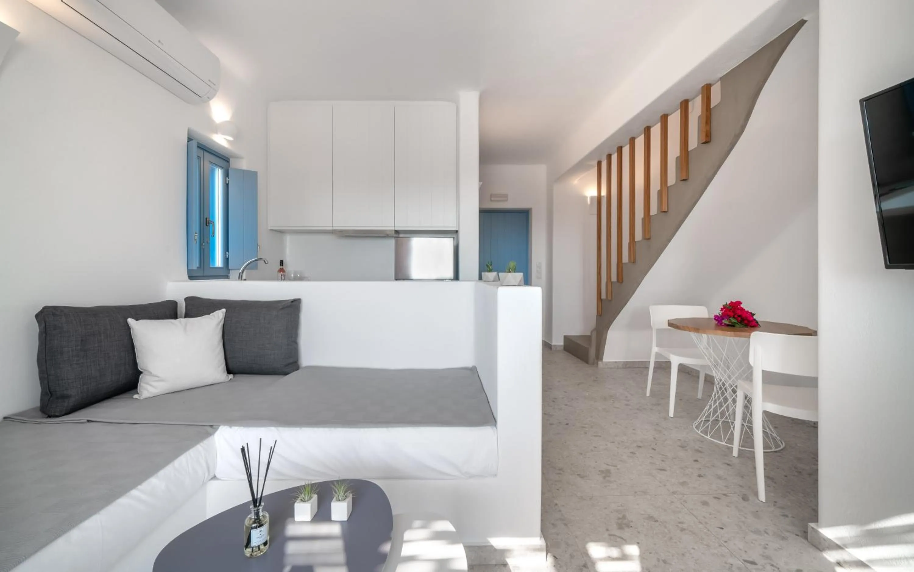 Seating area in Camvillia Donoussa Village Suites