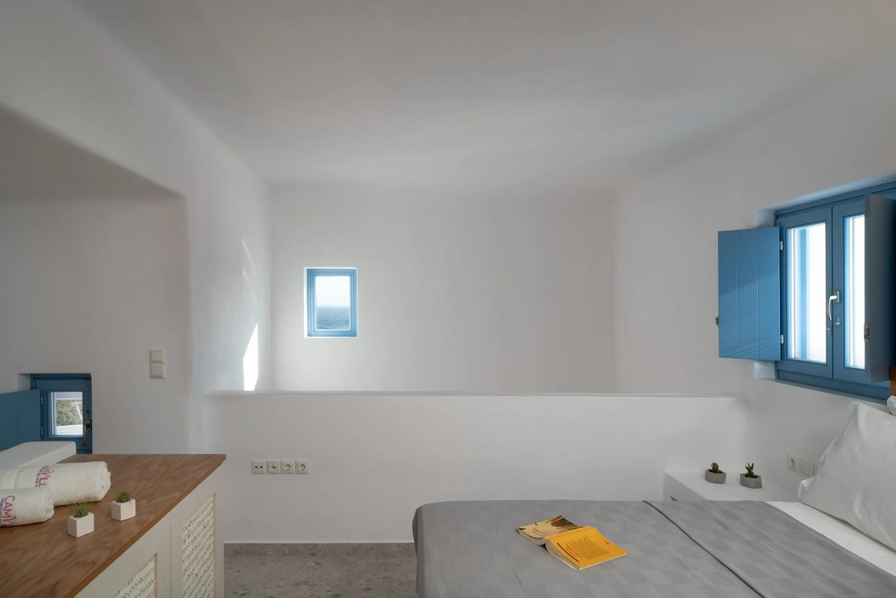 Bed in Camvillia Donoussa Village Suites