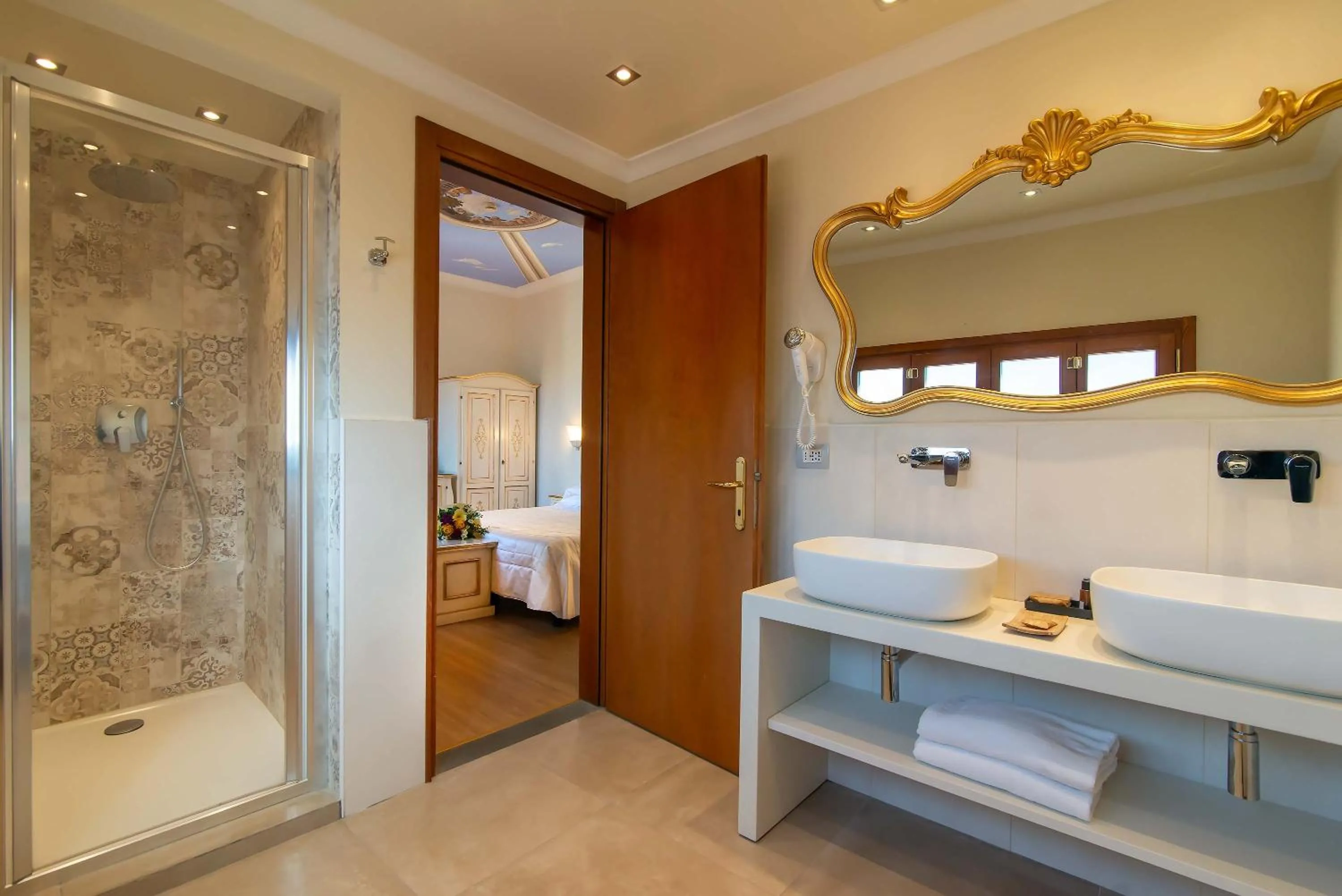 Shower in Hotel Porta Faenza