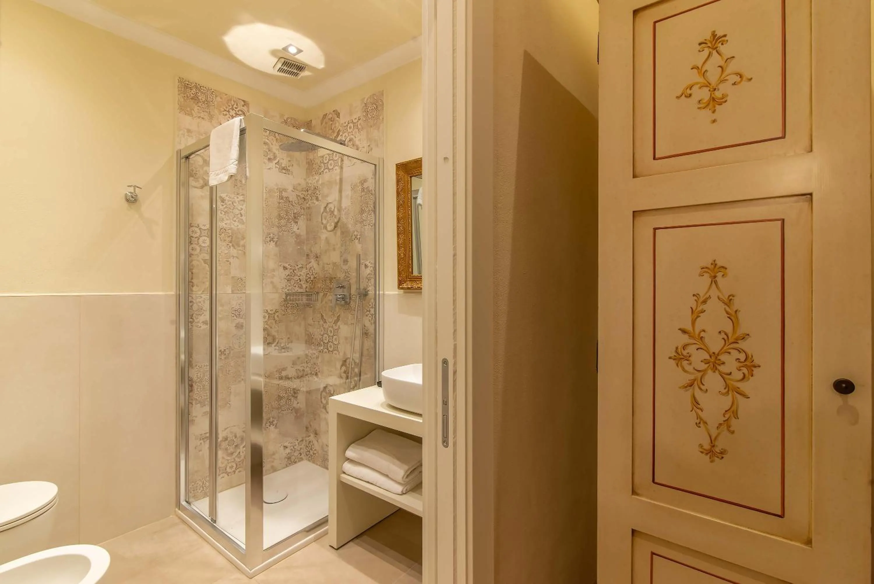 Shower in Hotel Porta Faenza