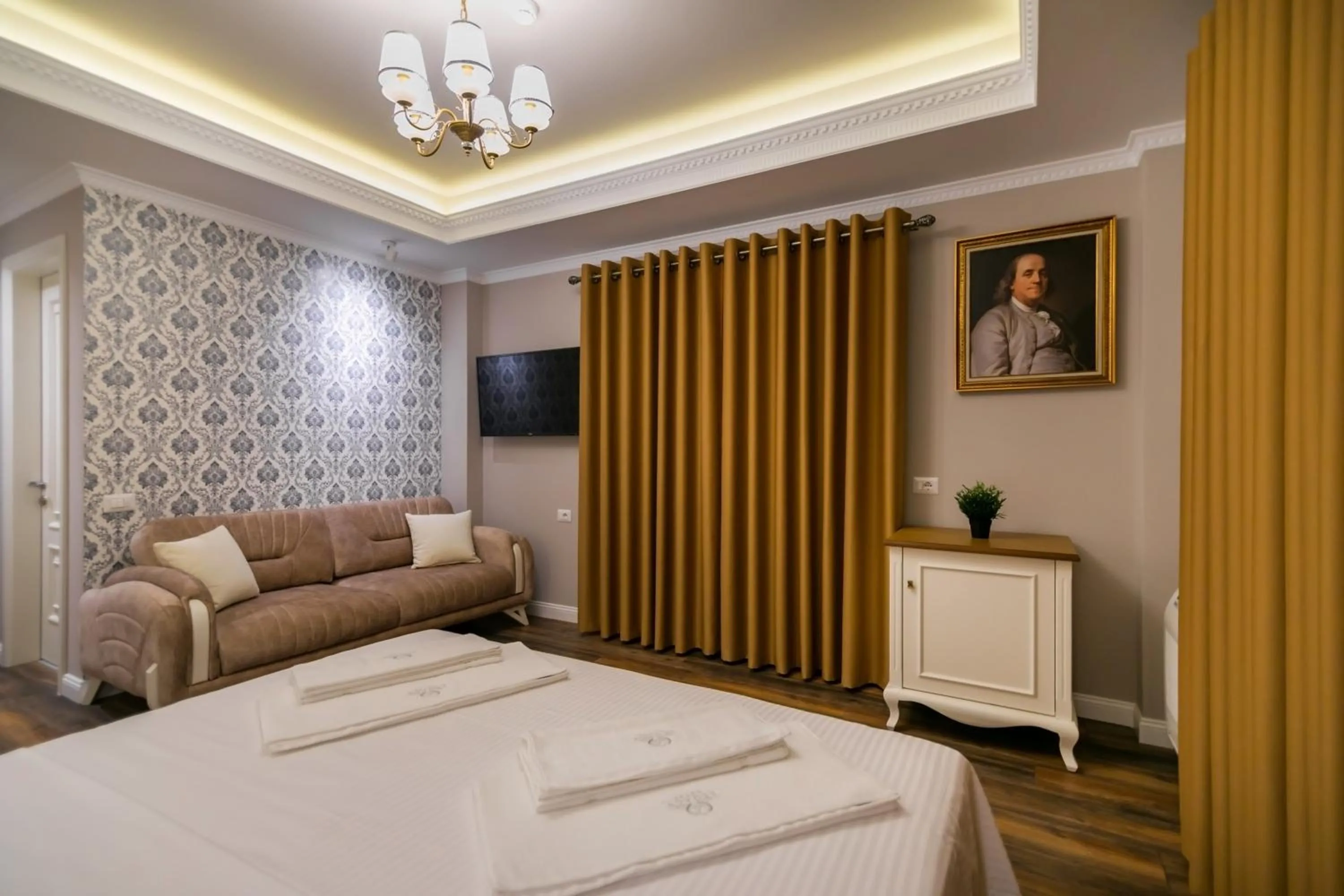 Photo of the whole room, Bed in Legacy Boutique Hotel