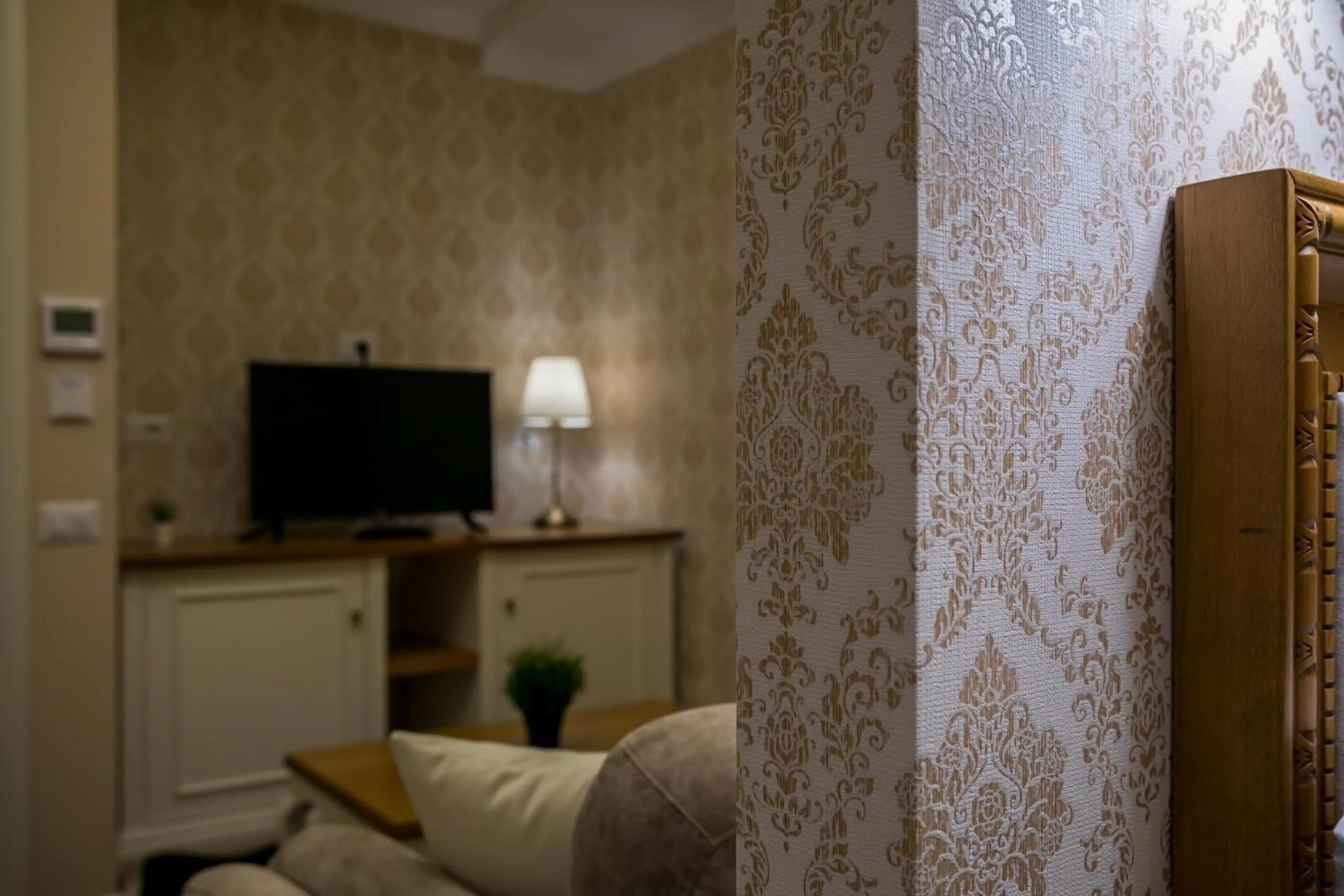 TV and multimedia in Legacy Boutique Hotel