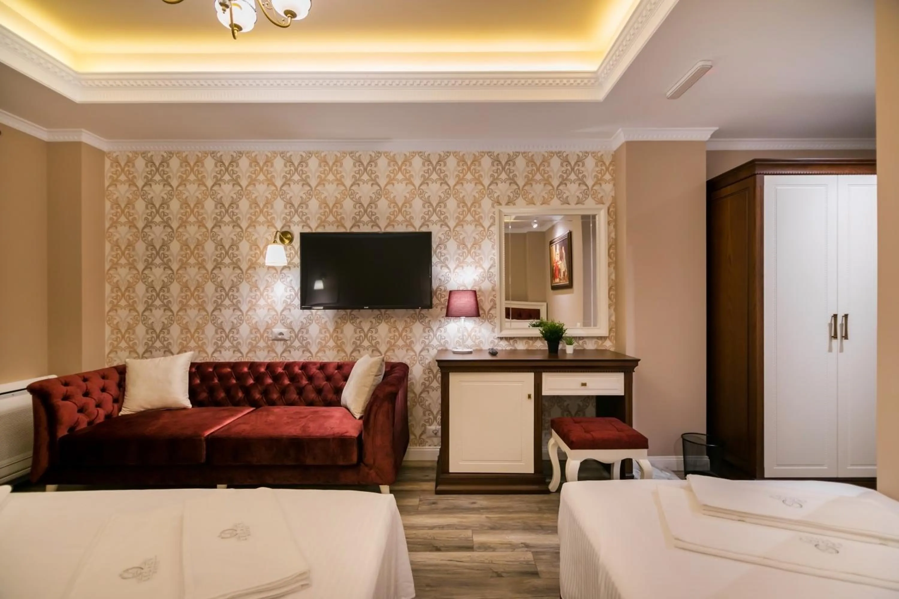 Bedroom, Bed in Legacy Boutique Hotel