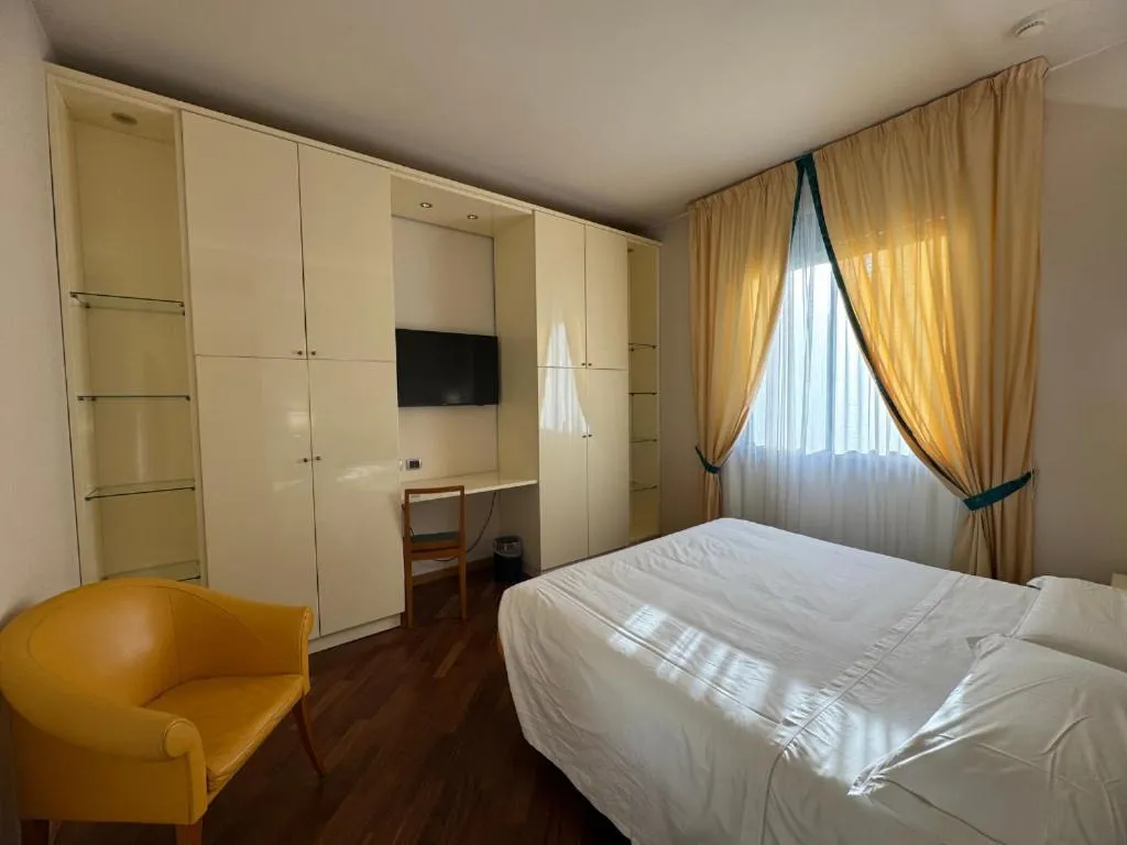 Bed in Hotel Cristallo