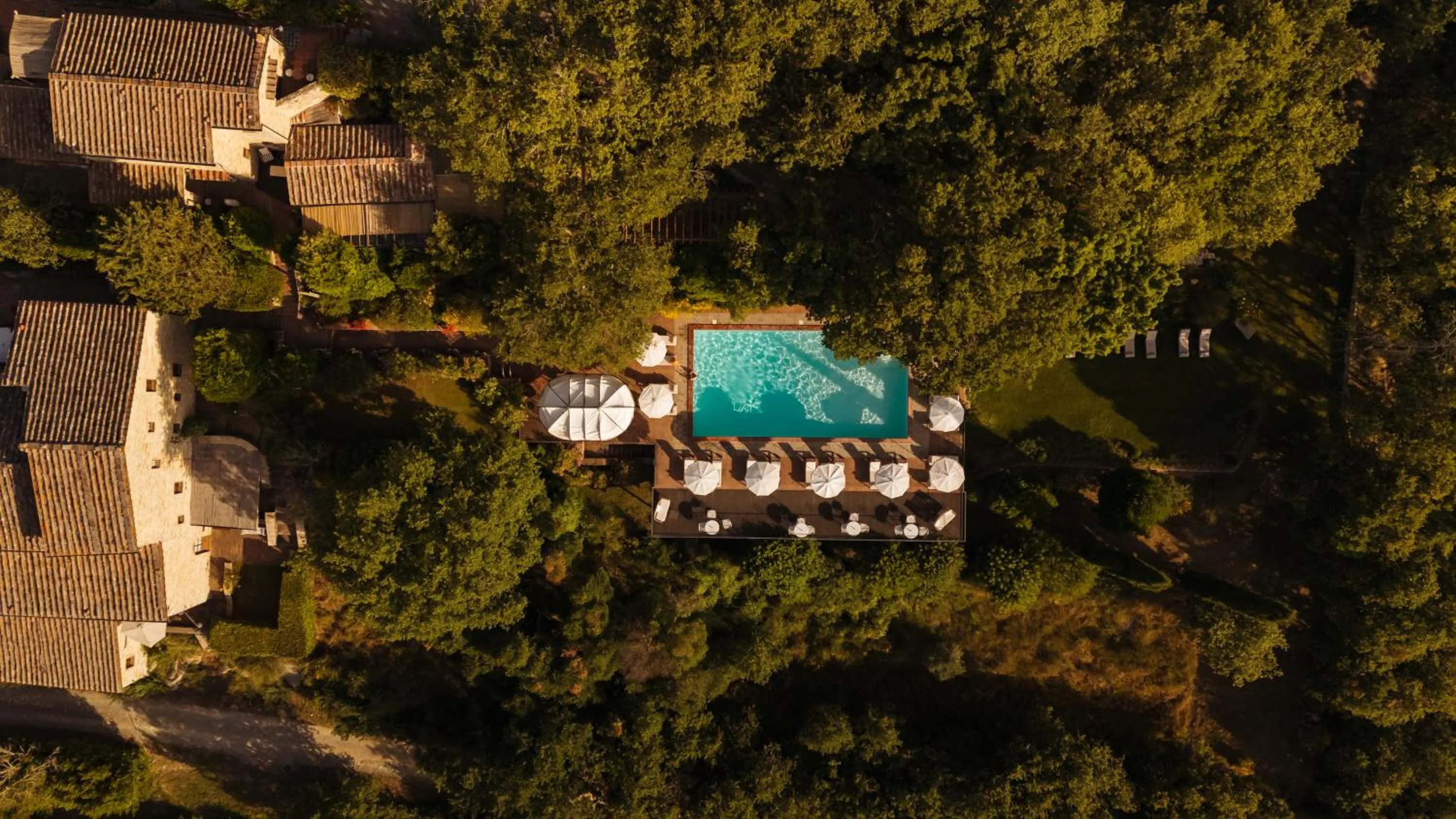 Swimming pool in Borgo Vescine