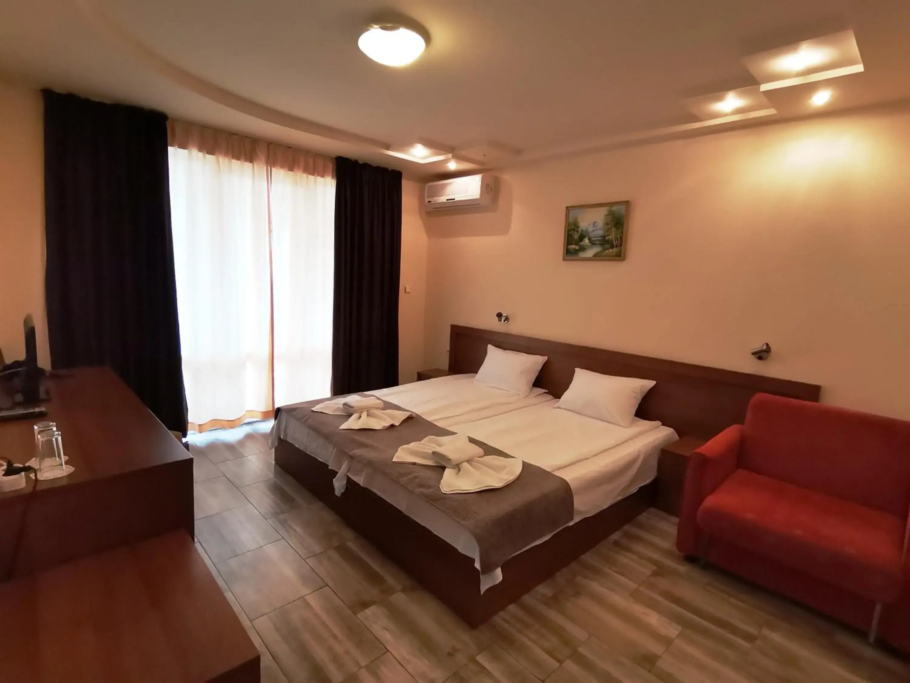 Double or Twin Room with Extra Bed in HOTEL PARIS Relax Zone Double or Twin Room with Extra Bed in HOTEL PARIS Relax Zone