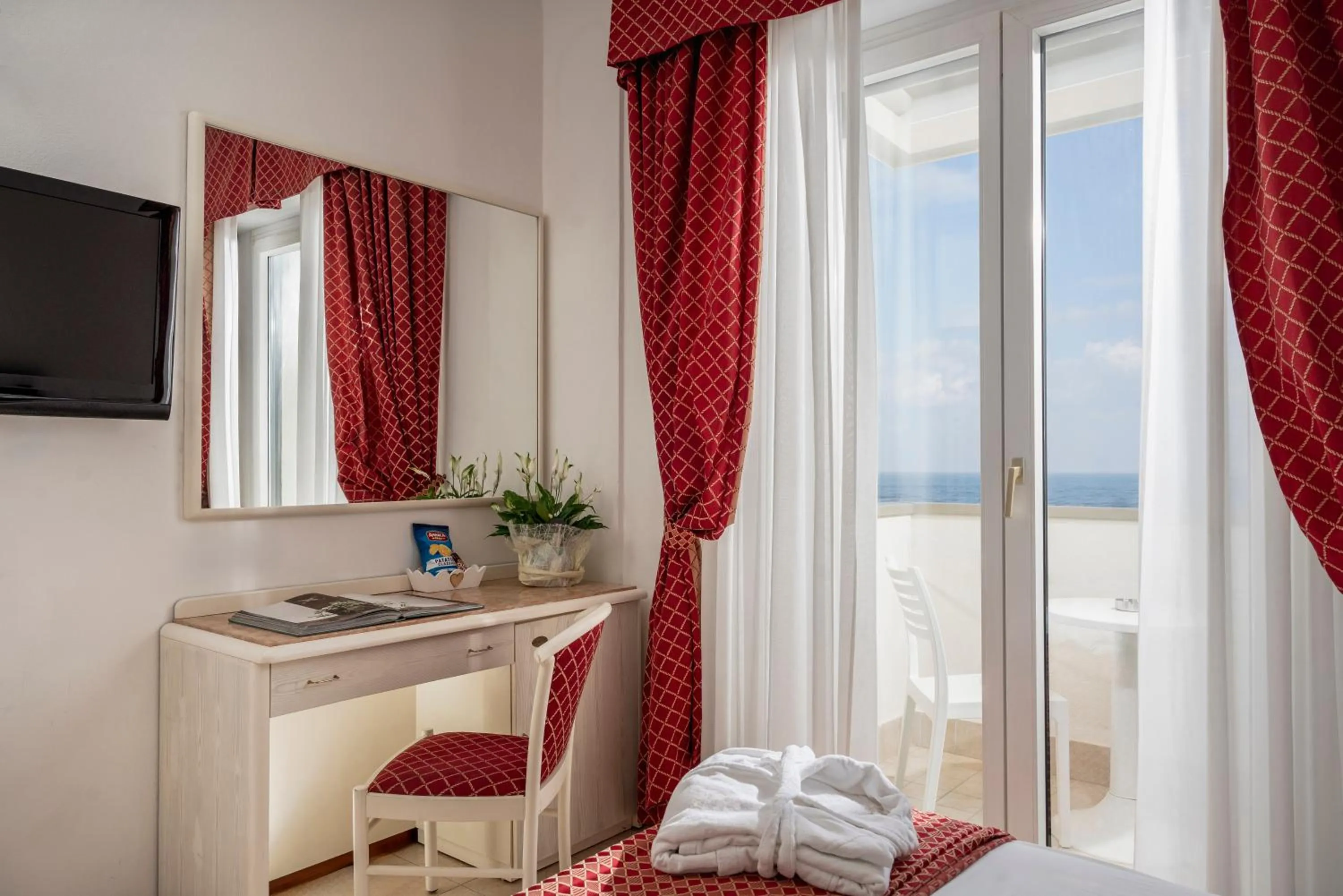 Bed in Hotel Du Soleil