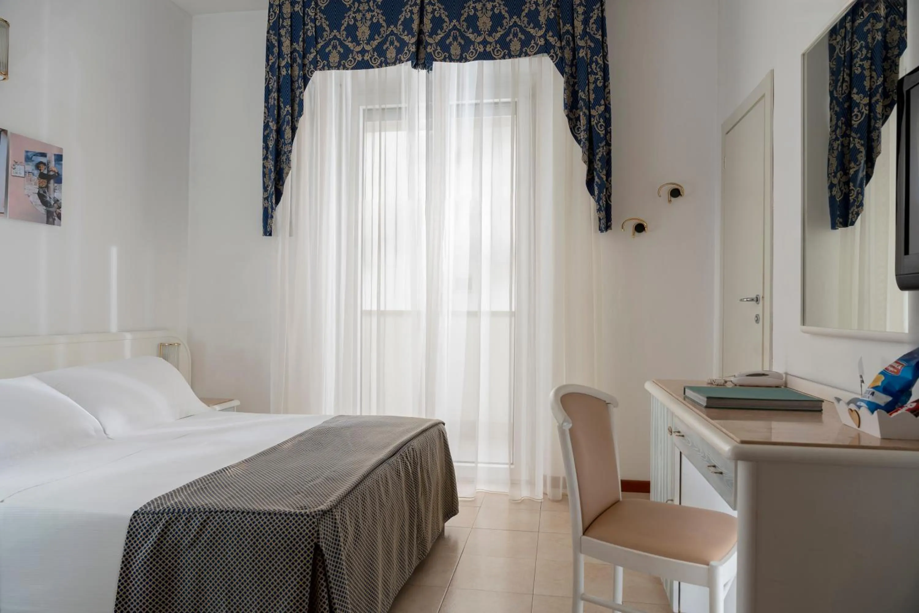 Bed in Hotel Du Soleil