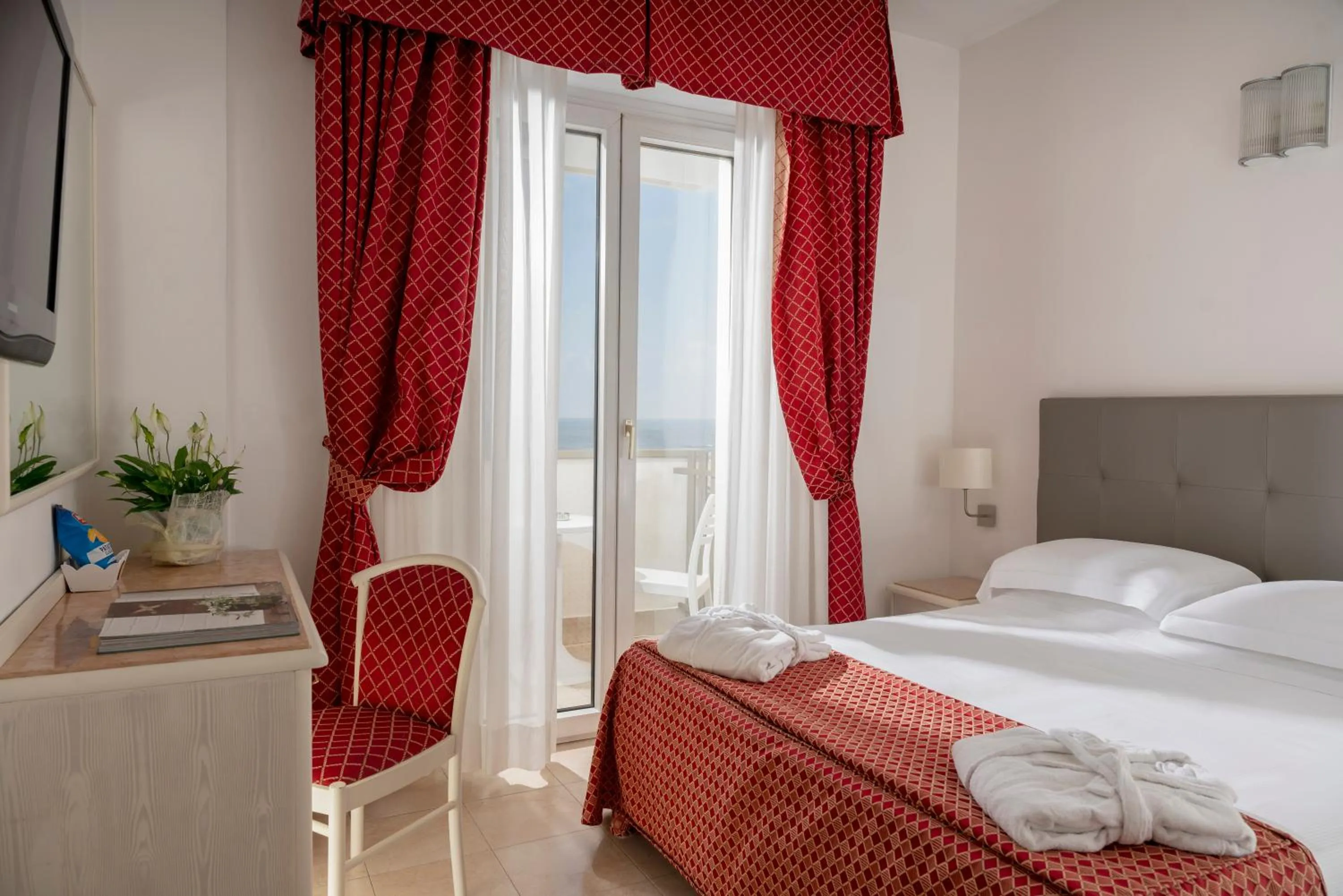 Bed in Hotel Du Soleil