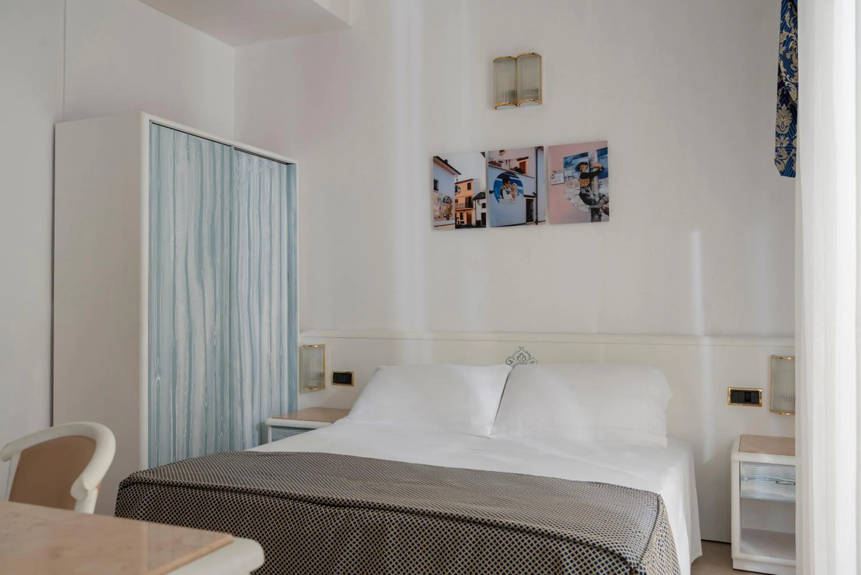 Bed in Hotel Du Soleil