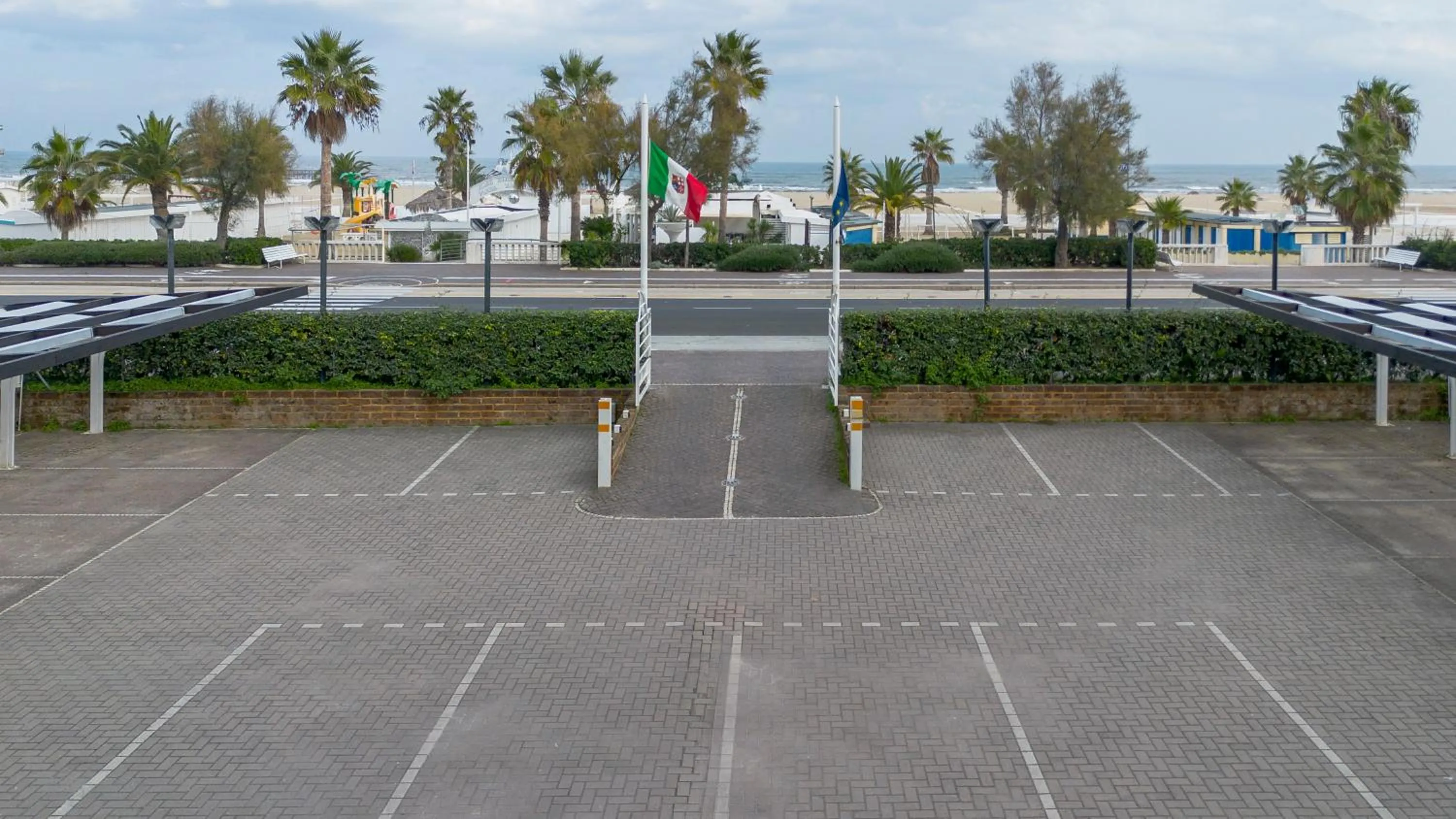 Parking in Hotel Du Soleil