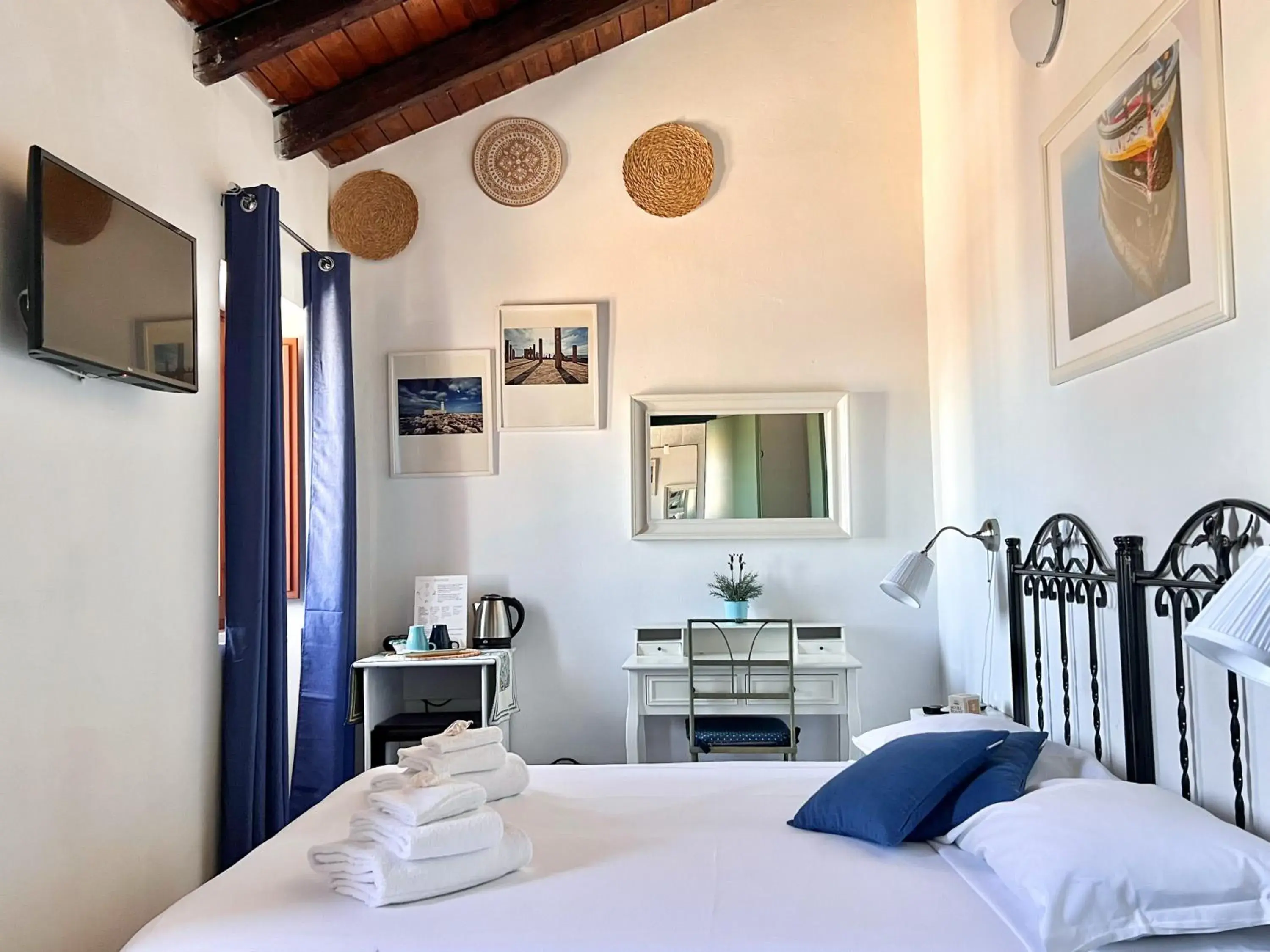 Double or Twin Room with Sea View - Attic in Hotel Posta Double or Twin Room with Sea View - Attic in Hotel Posta