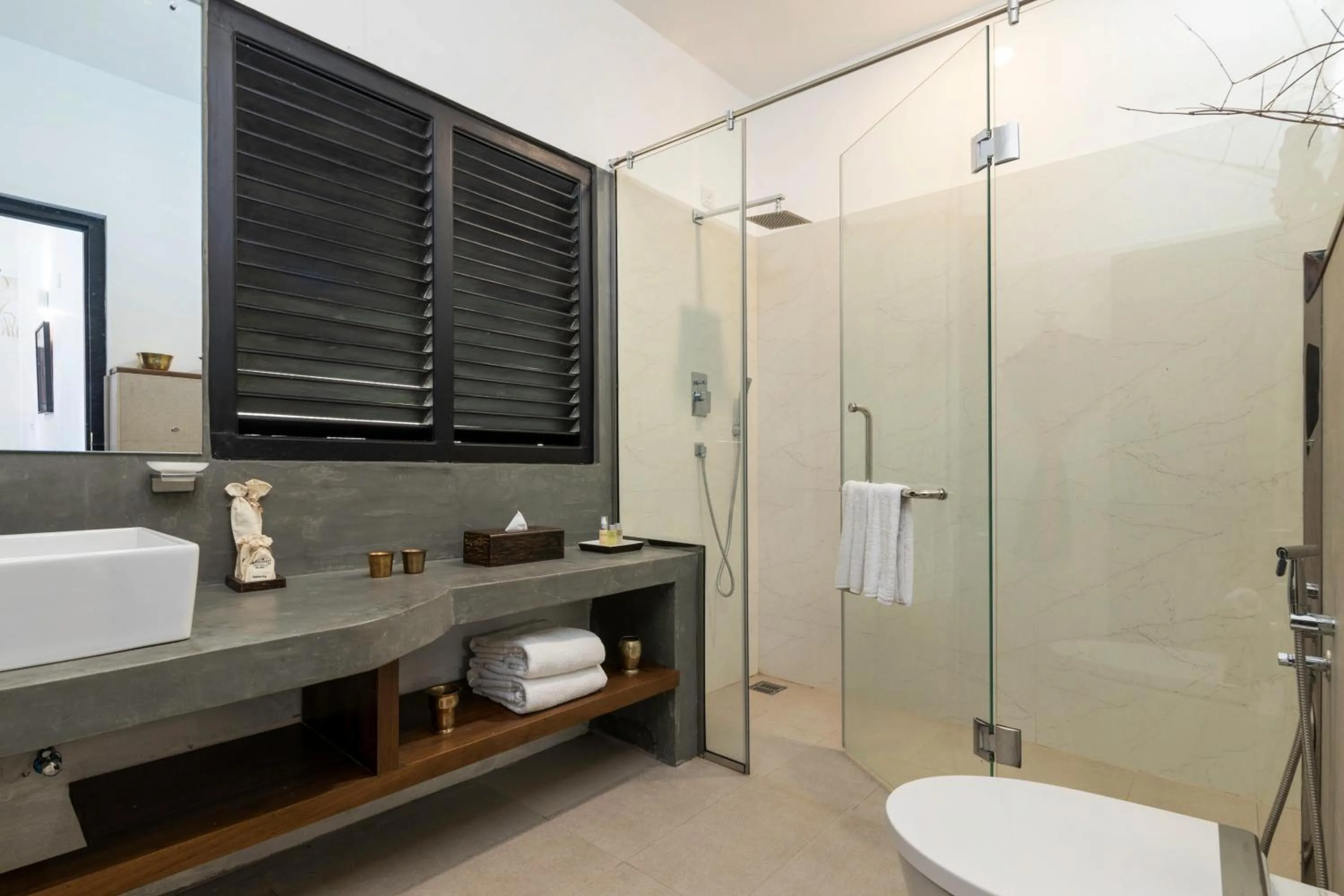 Bathroom in Jetwing Mahesa Bhawan