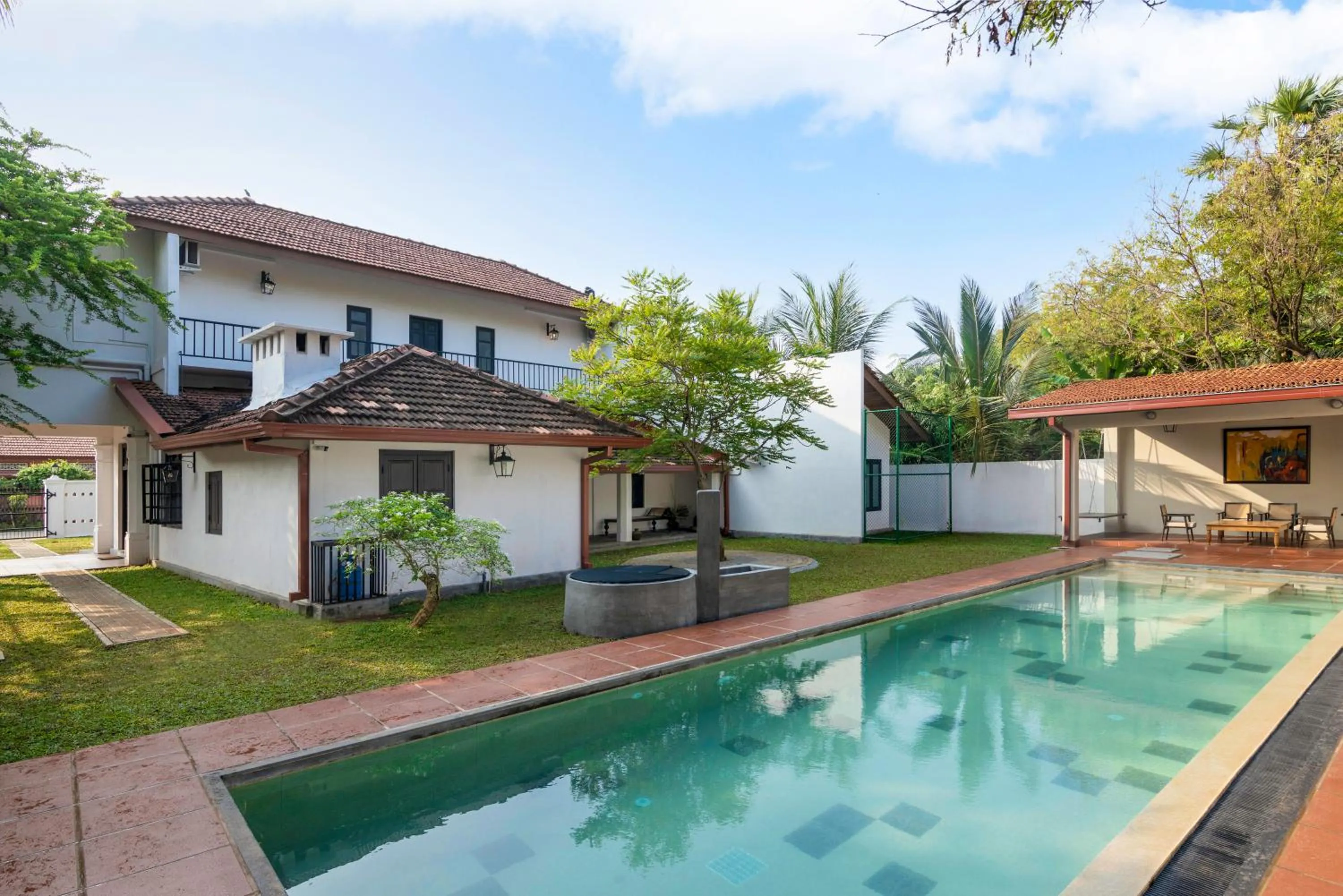 Swimming pool in Jetwing Mahesa Bhawan