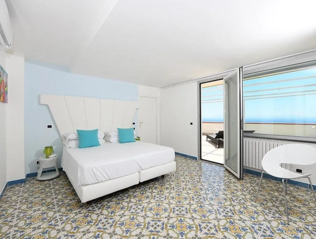 Bed in Hotel Villa Felice Relais