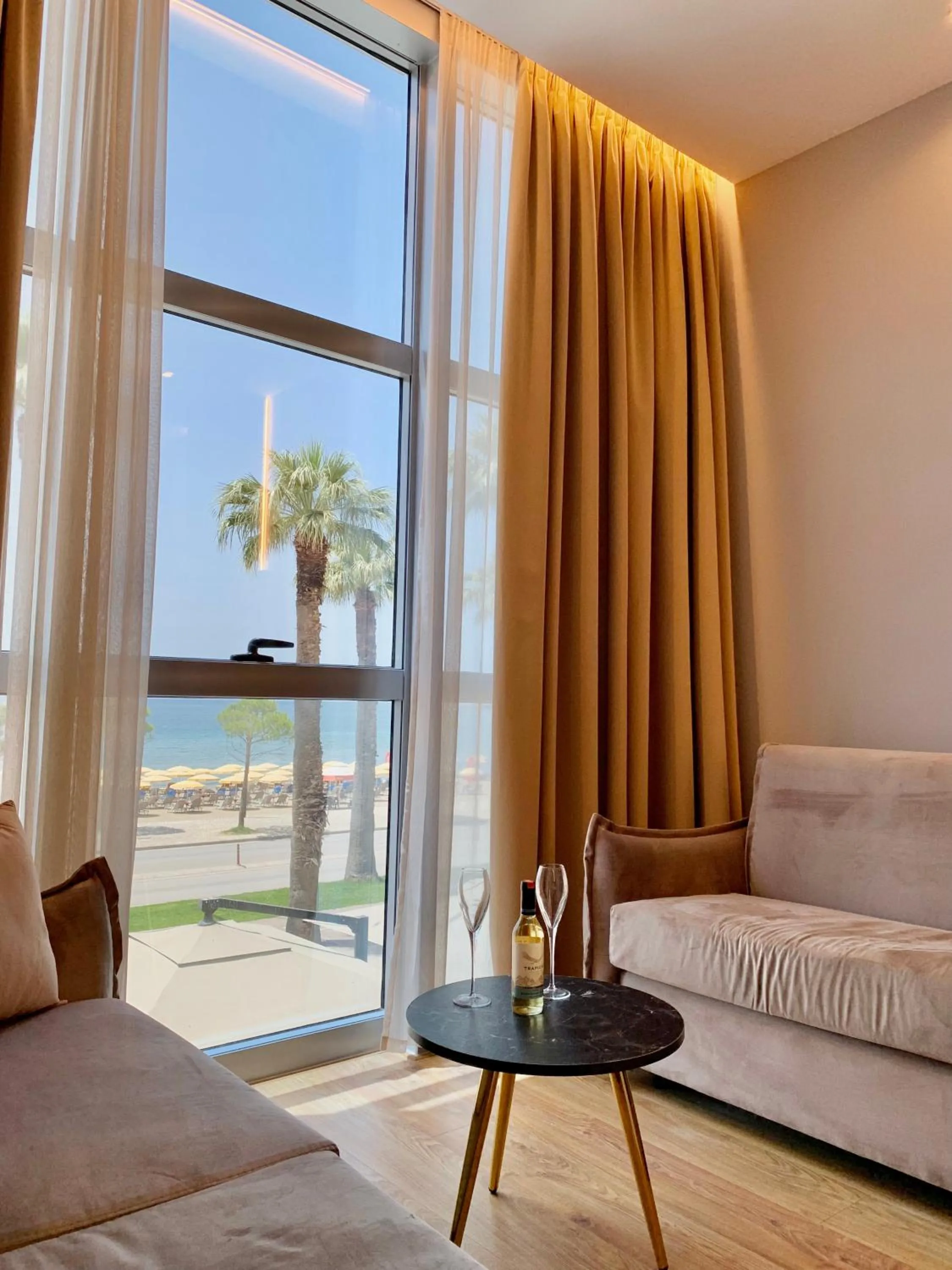 Living room in ELMAR HOTEL