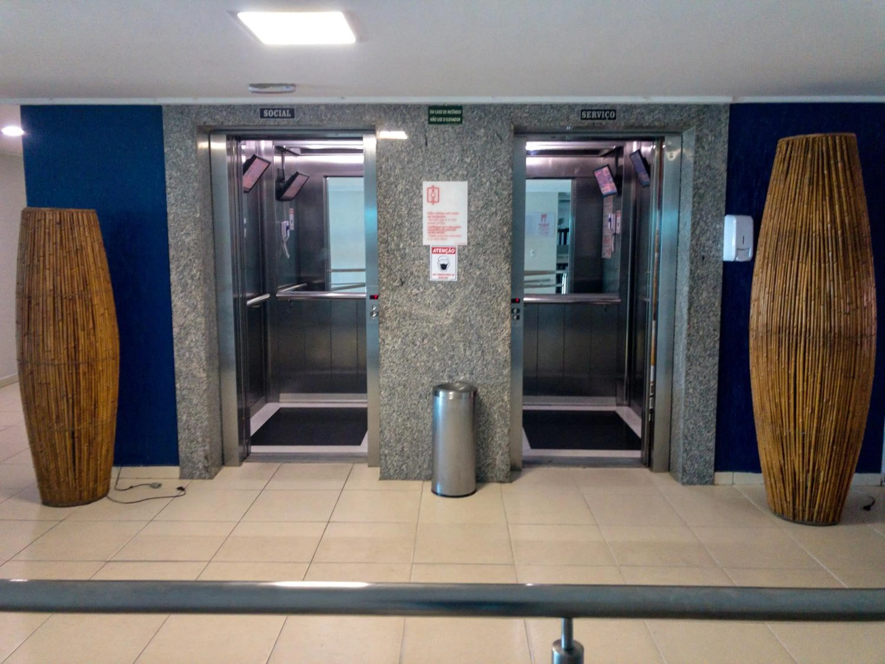 elevator in BLUE SUNSET PREMIUM