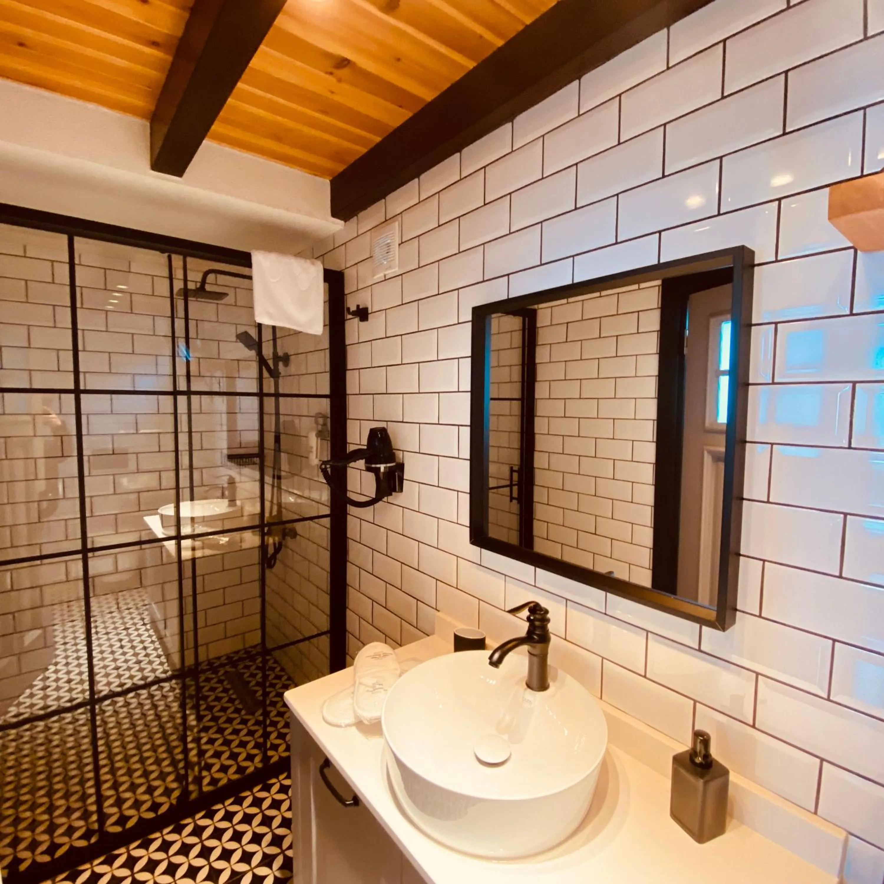 Shower in Kartepe Panorama