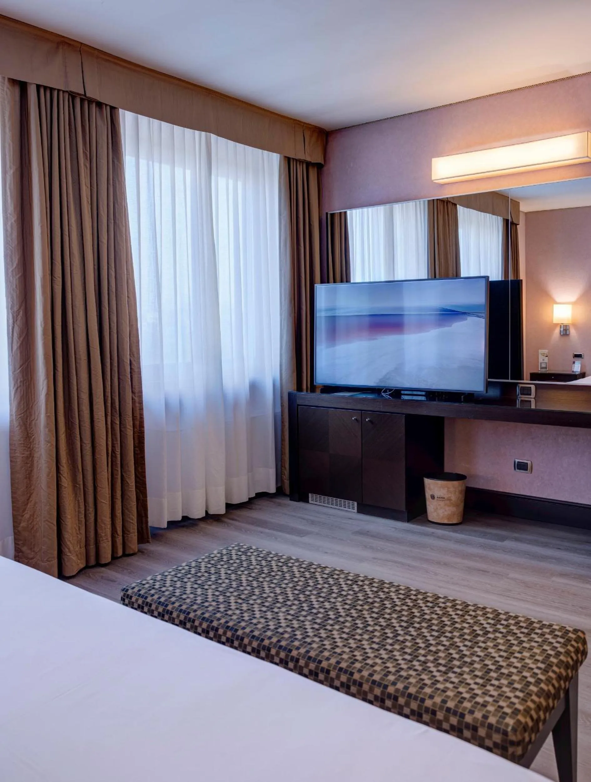 TV and multimedia, Bed in Hotel Nord