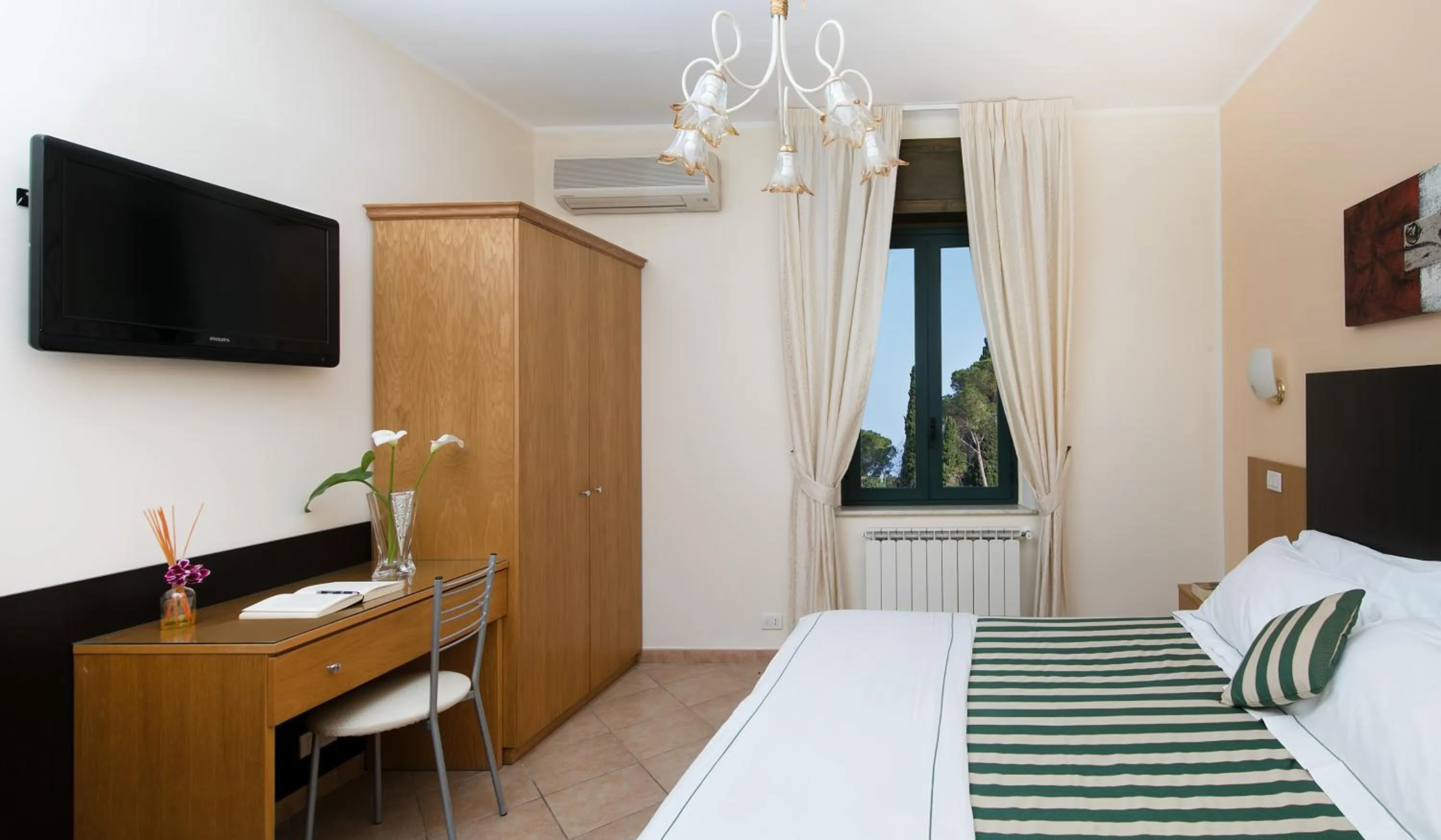 Bed in Hotel "La Pensione Svizzera"