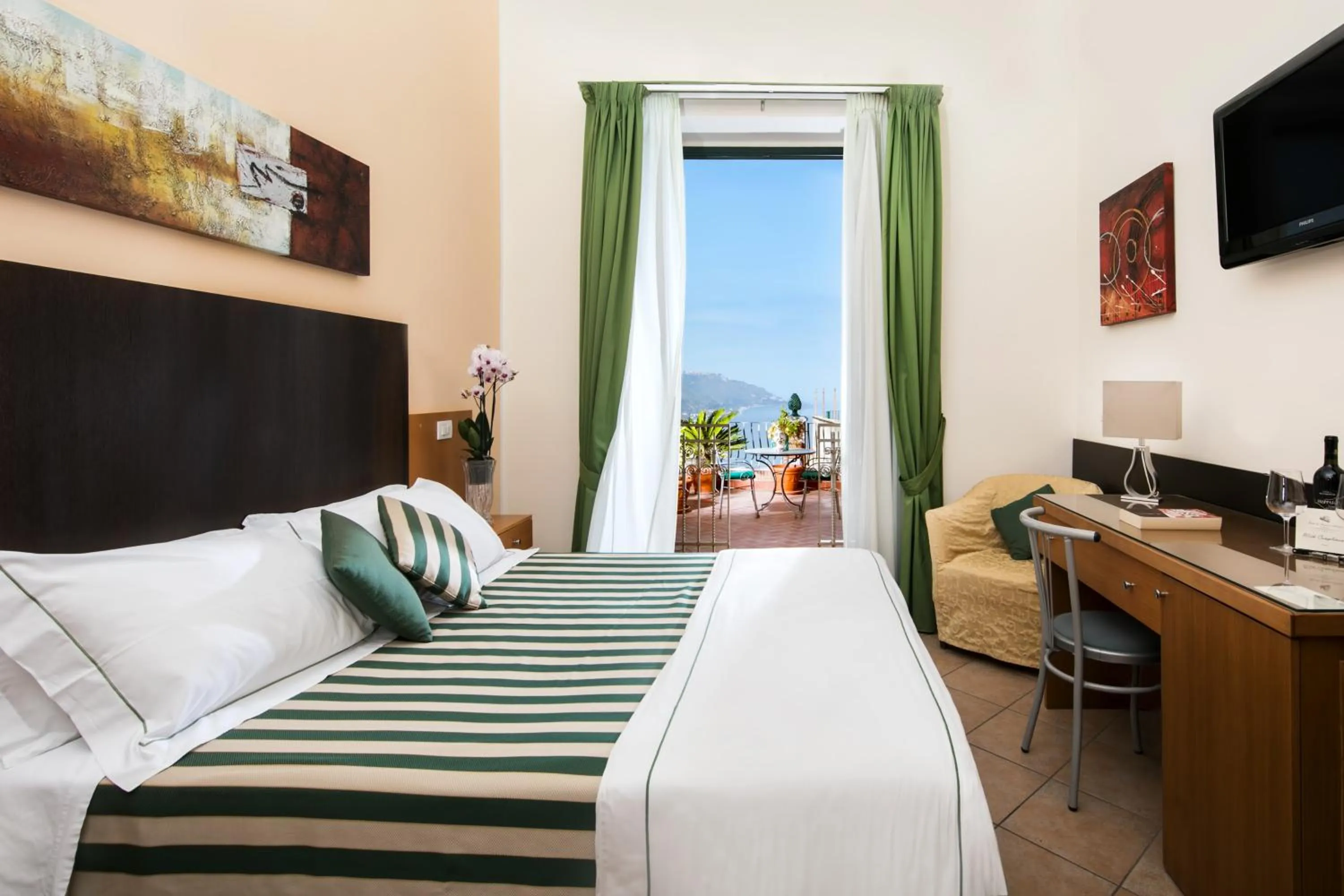 Bed in Hotel "La Pensione Svizzera"