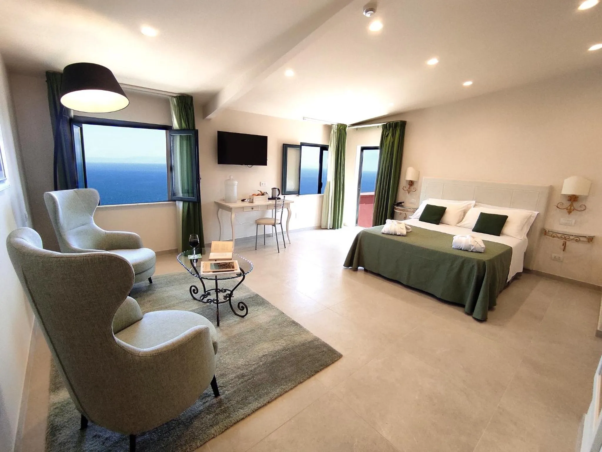 Bed in Hotel "La Pensione Svizzera"