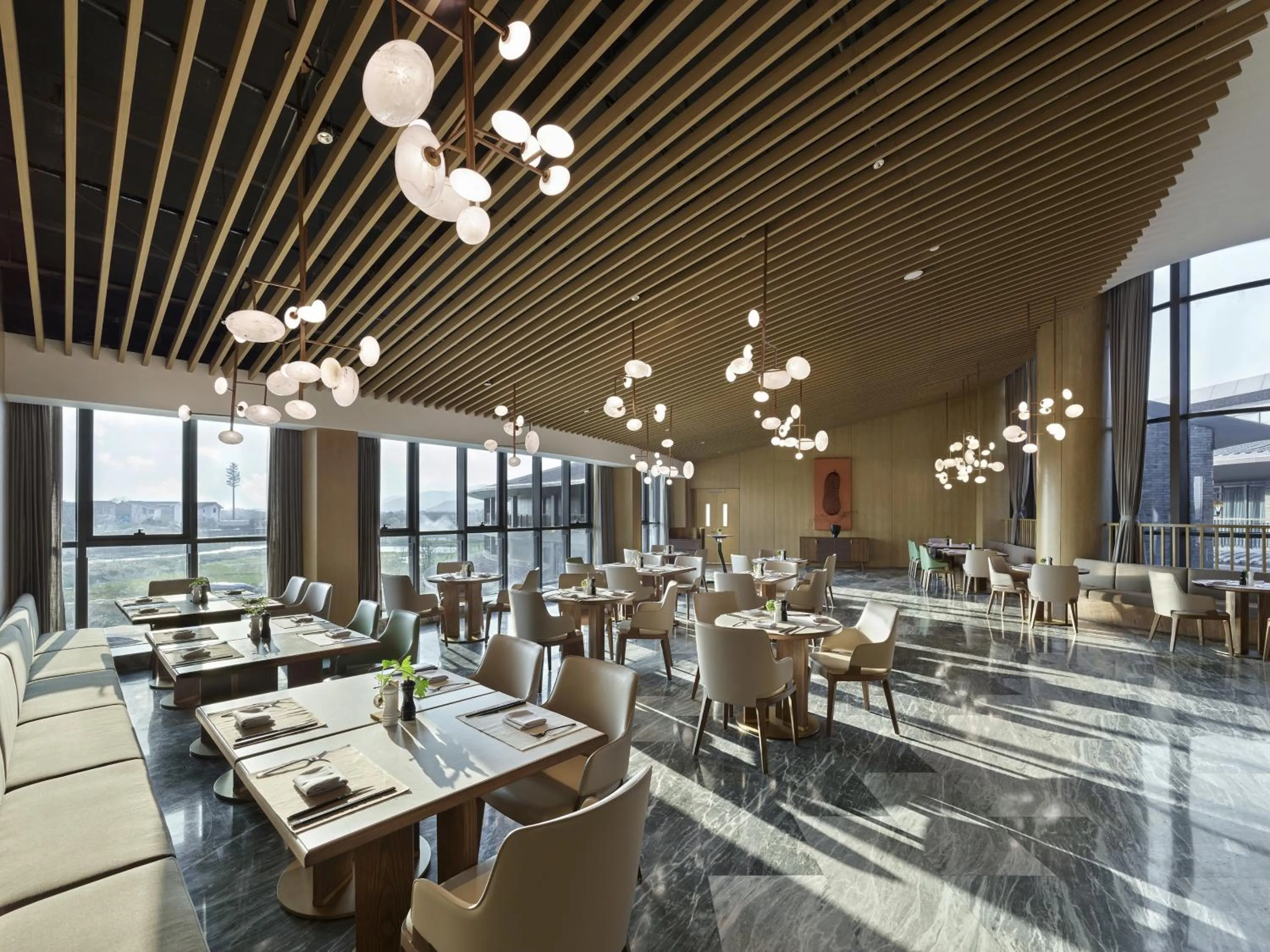 Restaurant/places to eat in Garrya Huzhou Lucun