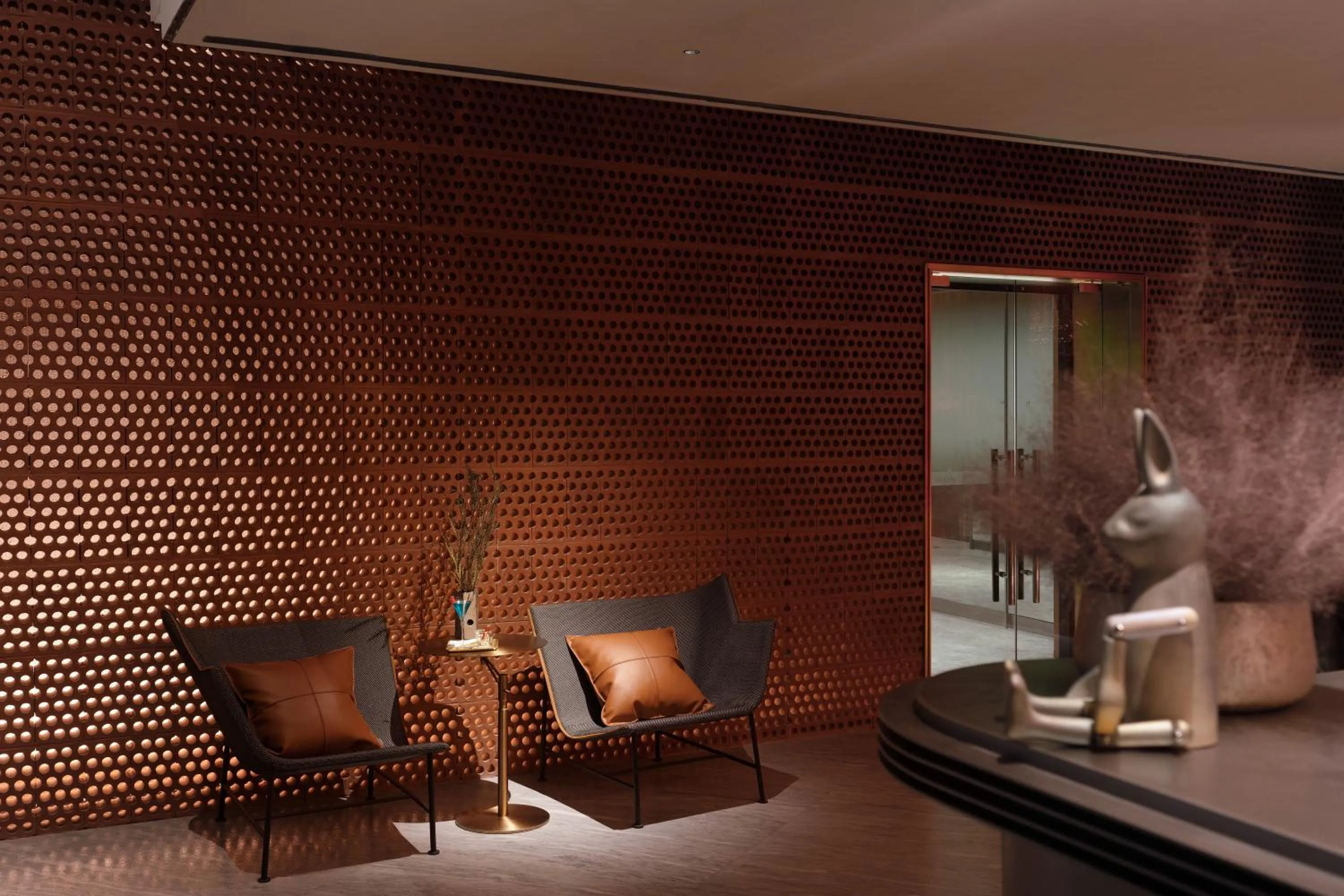 Seating area in Grade Hotel Shenzhen Shekou Sea World