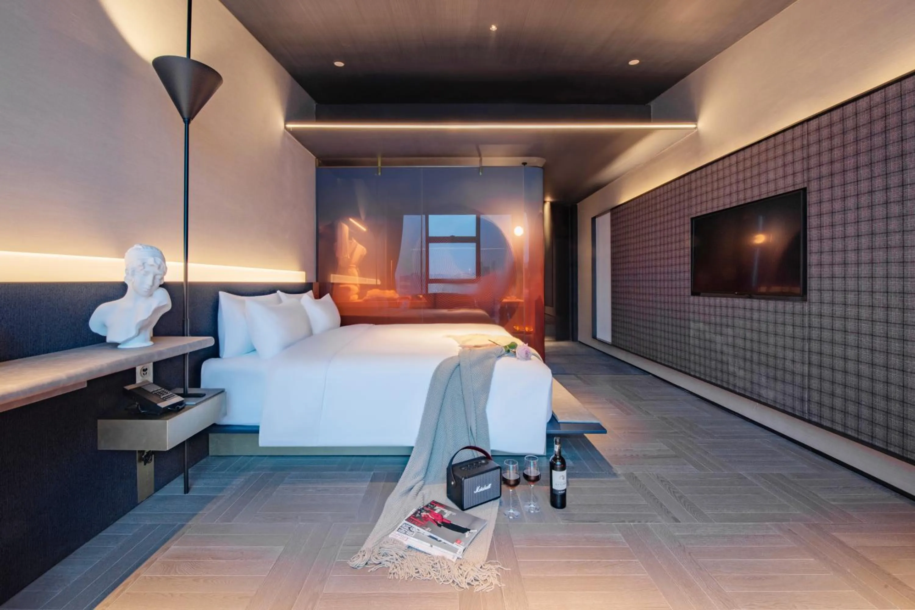 Photo of the whole room, Bed in Grade Hotel Shenzhen Shekou Sea World