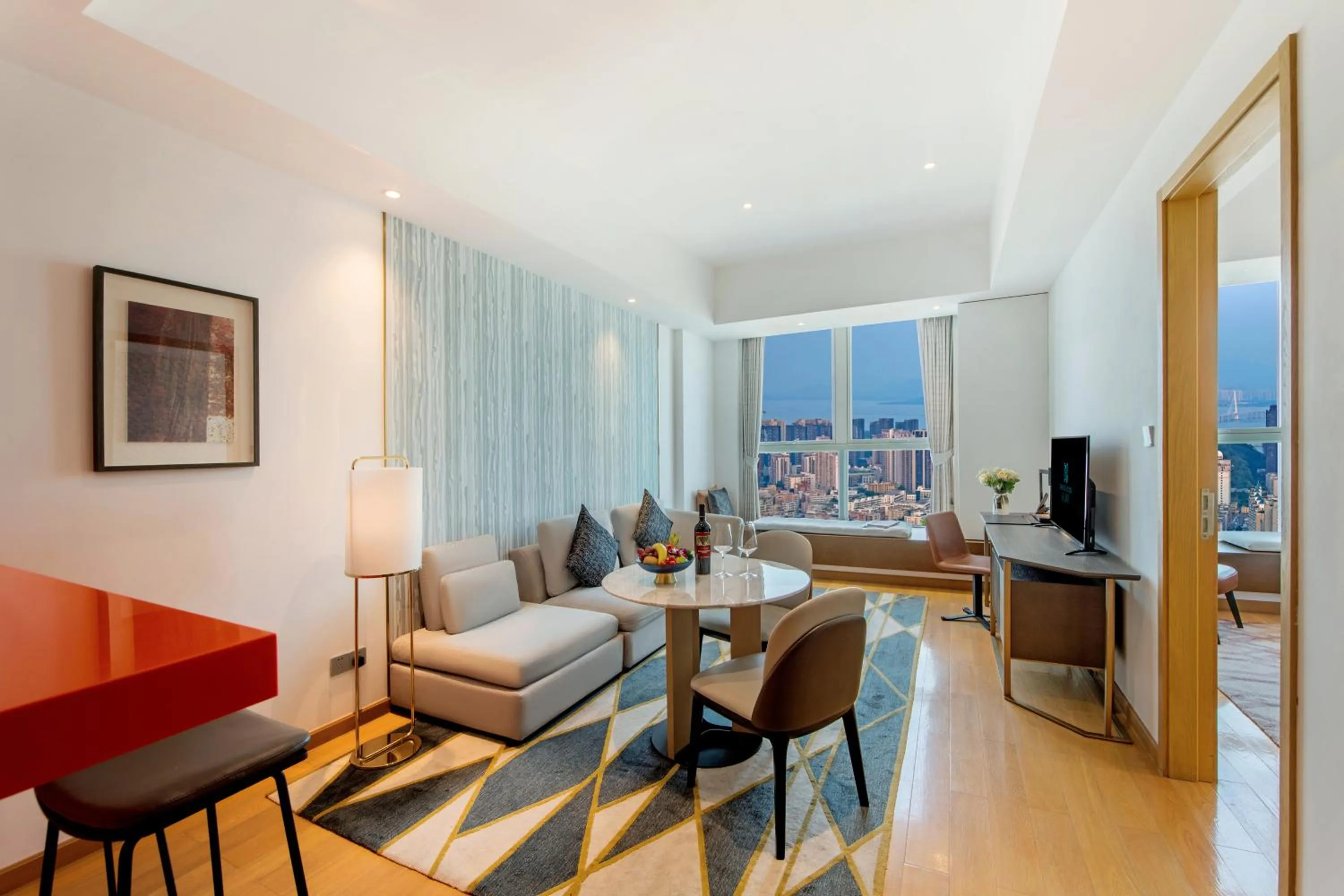 Communal lounge/ TV room in Grade Hotel Shenzhen Shekou Sea World