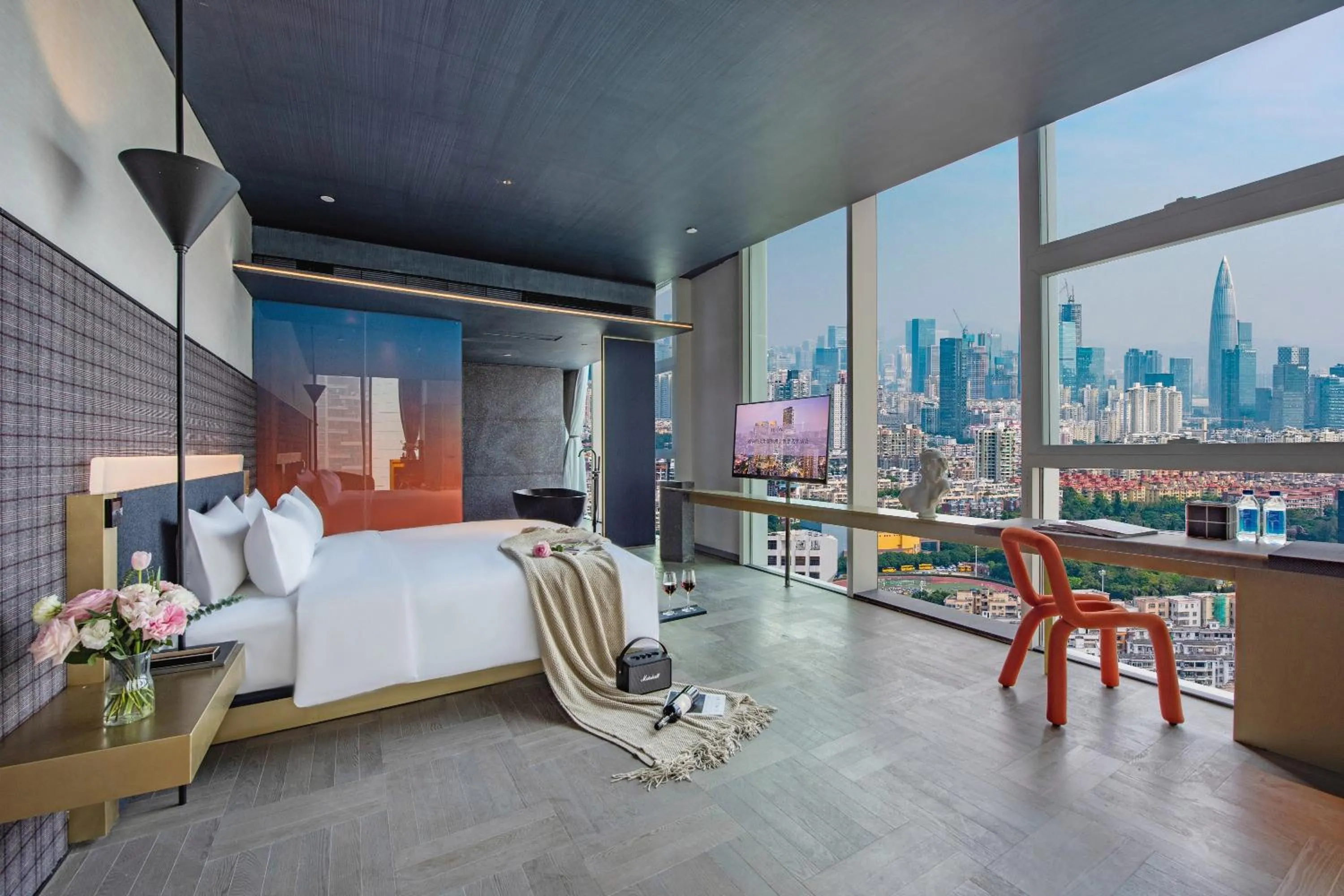 Photo of the whole room, Bed in Grade Hotel Shenzhen Shekou Sea World