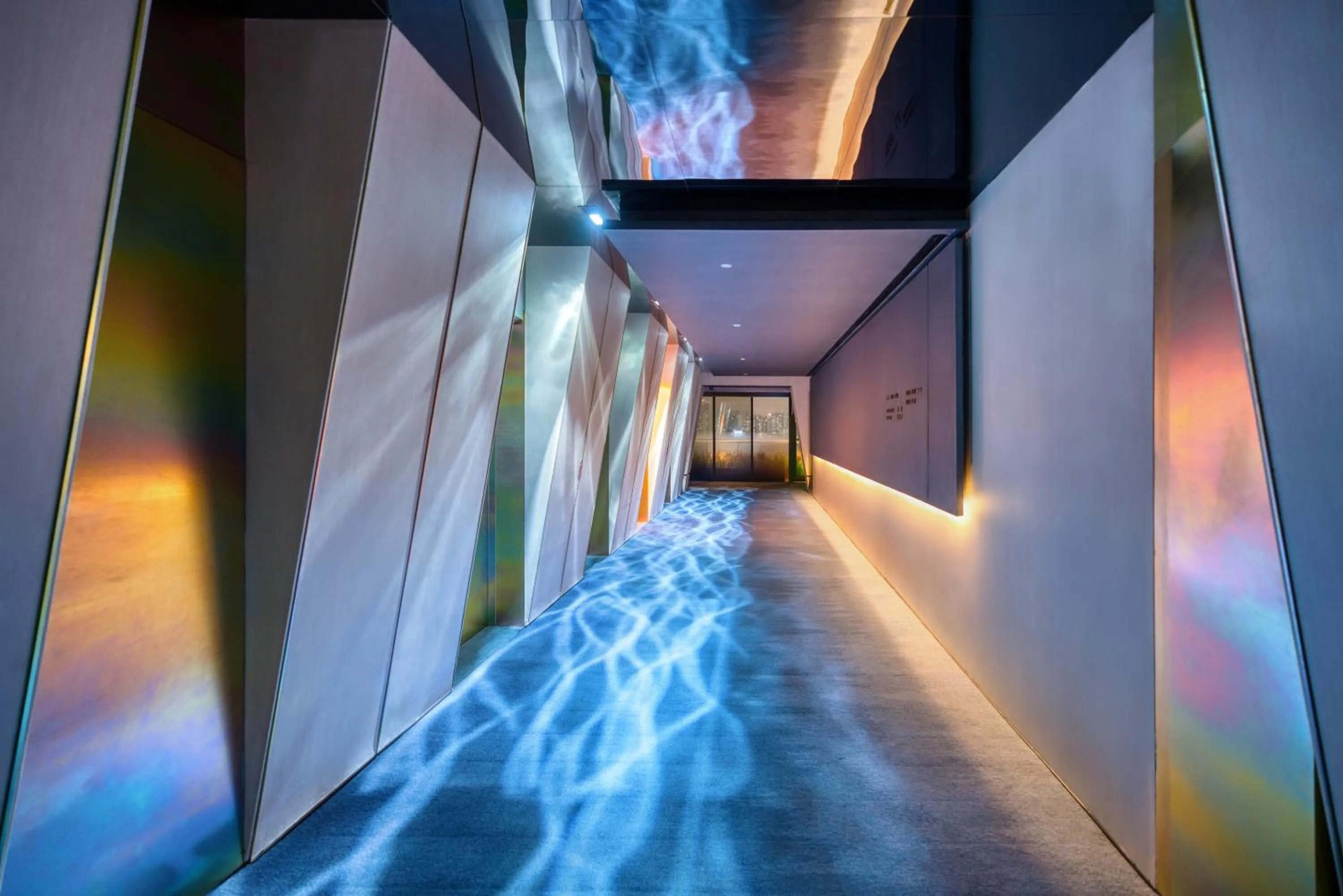 elevator in Grade Hotel Shenzhen Shekou Sea World