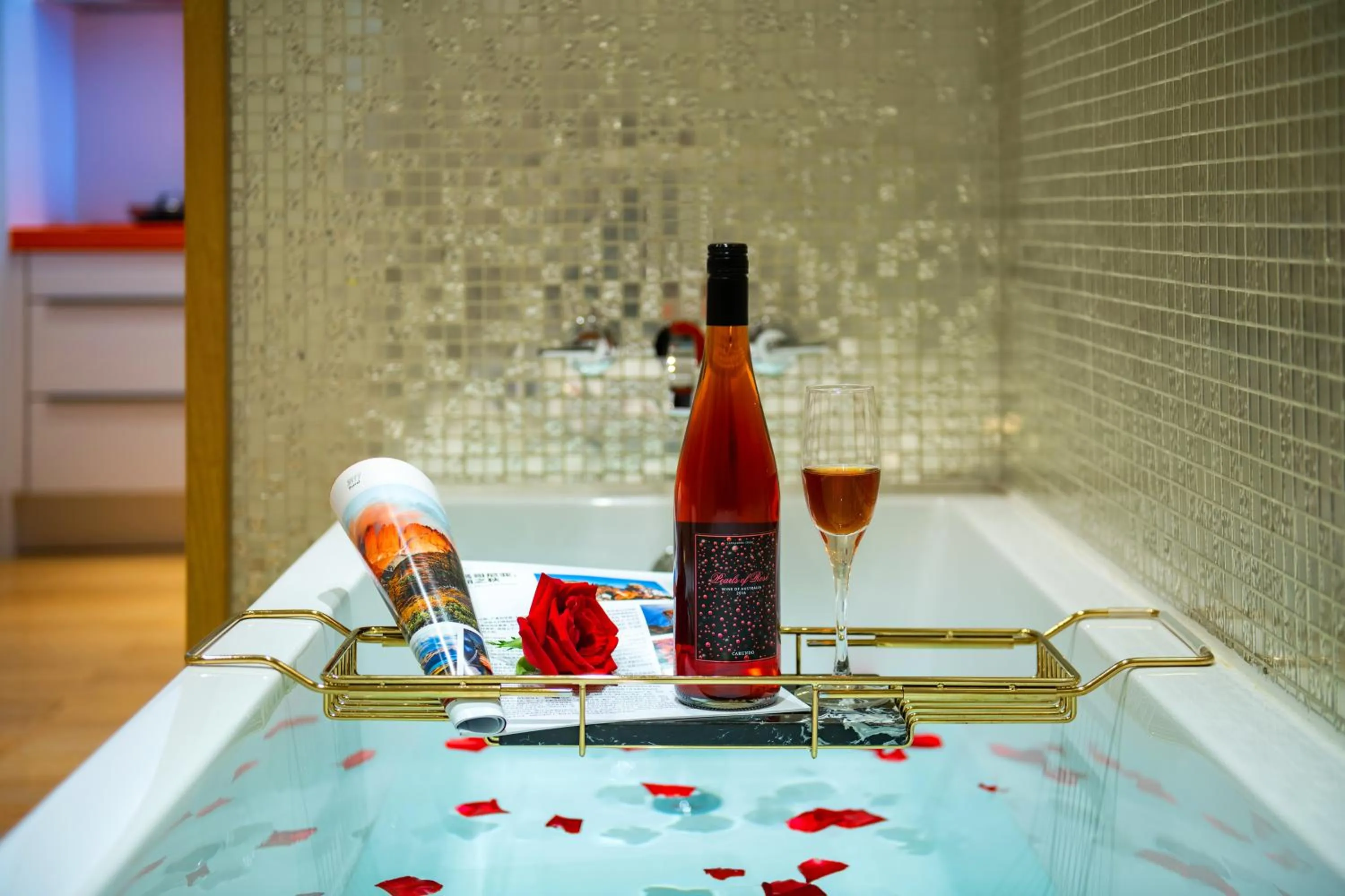 Bath in Grade Hotel Shenzhen Shekou Sea World