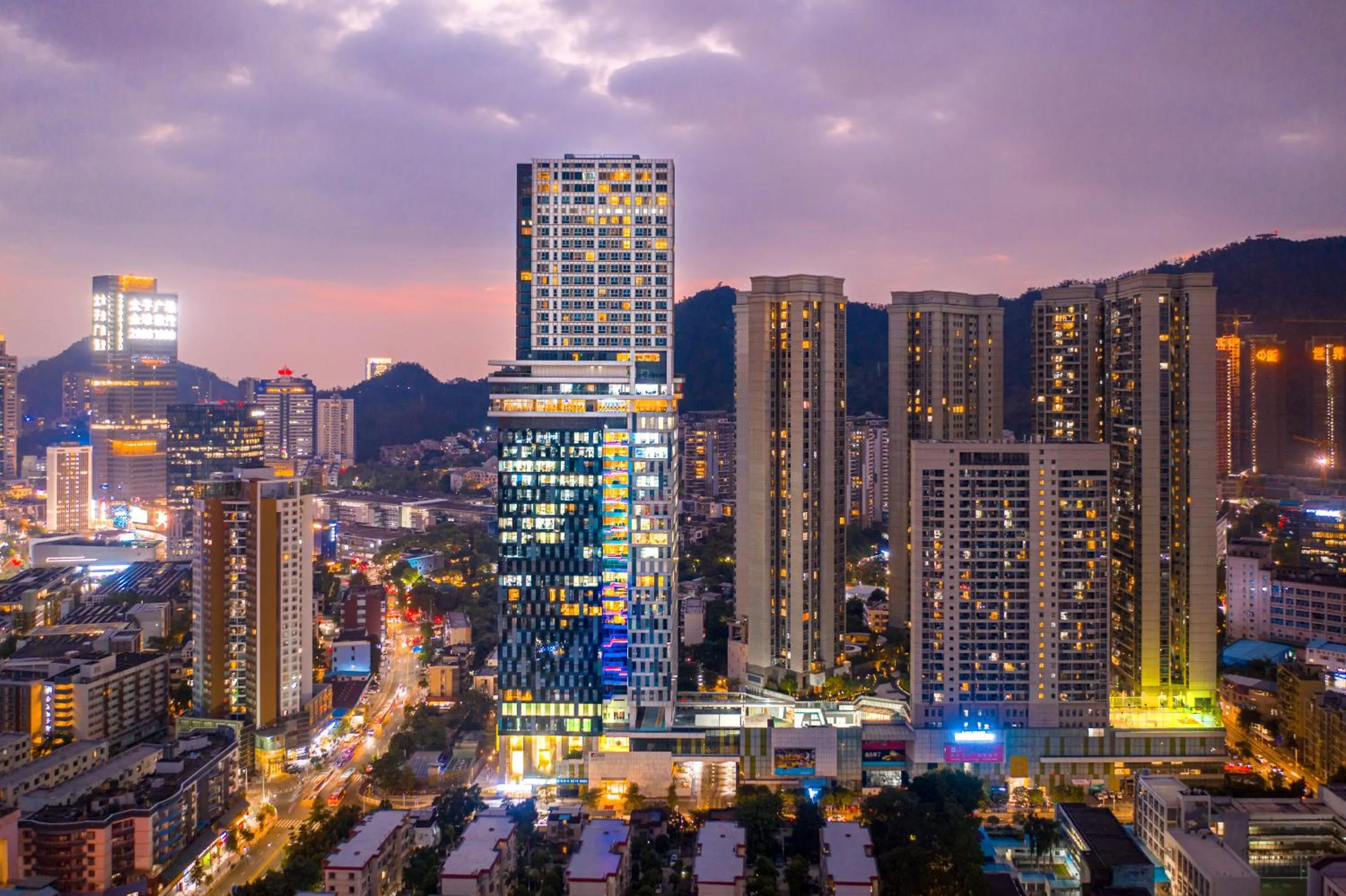 Property building in Grade Hotel Shenzhen Shekou Sea World