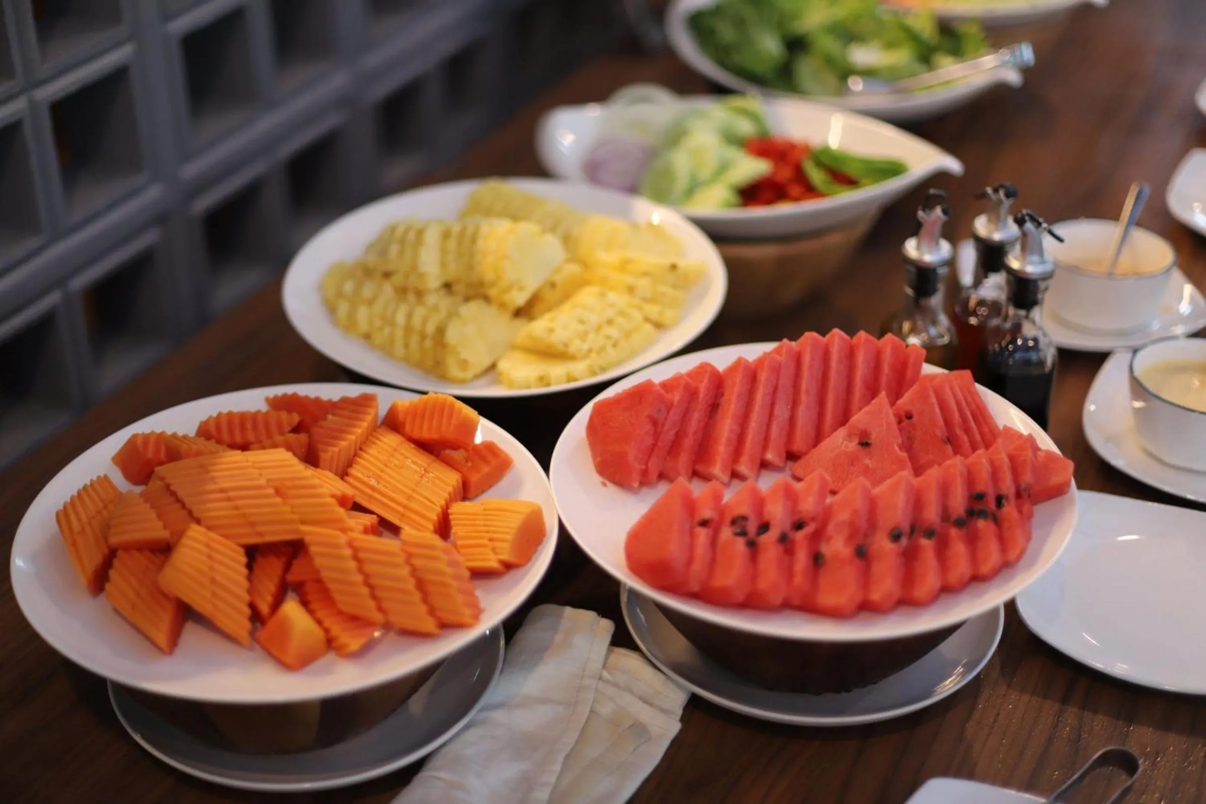 Breakfast in The Chamuang Forest