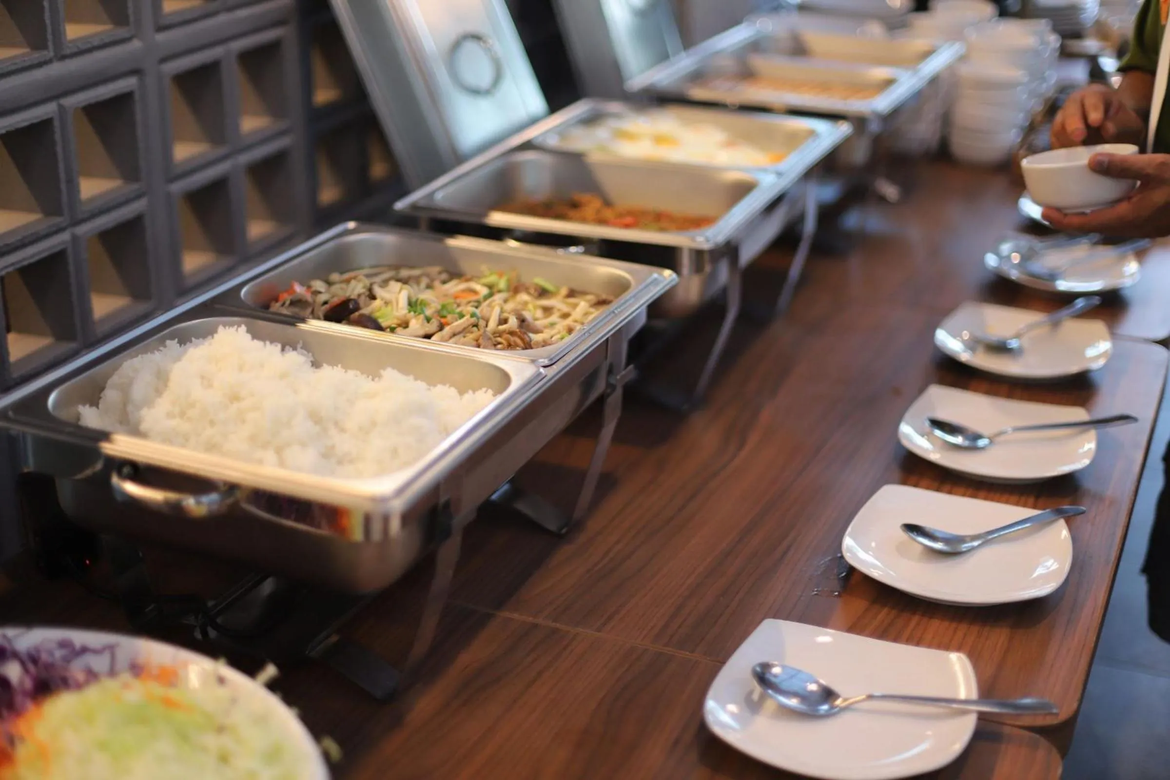 Breakfast in The Chamuang Forest