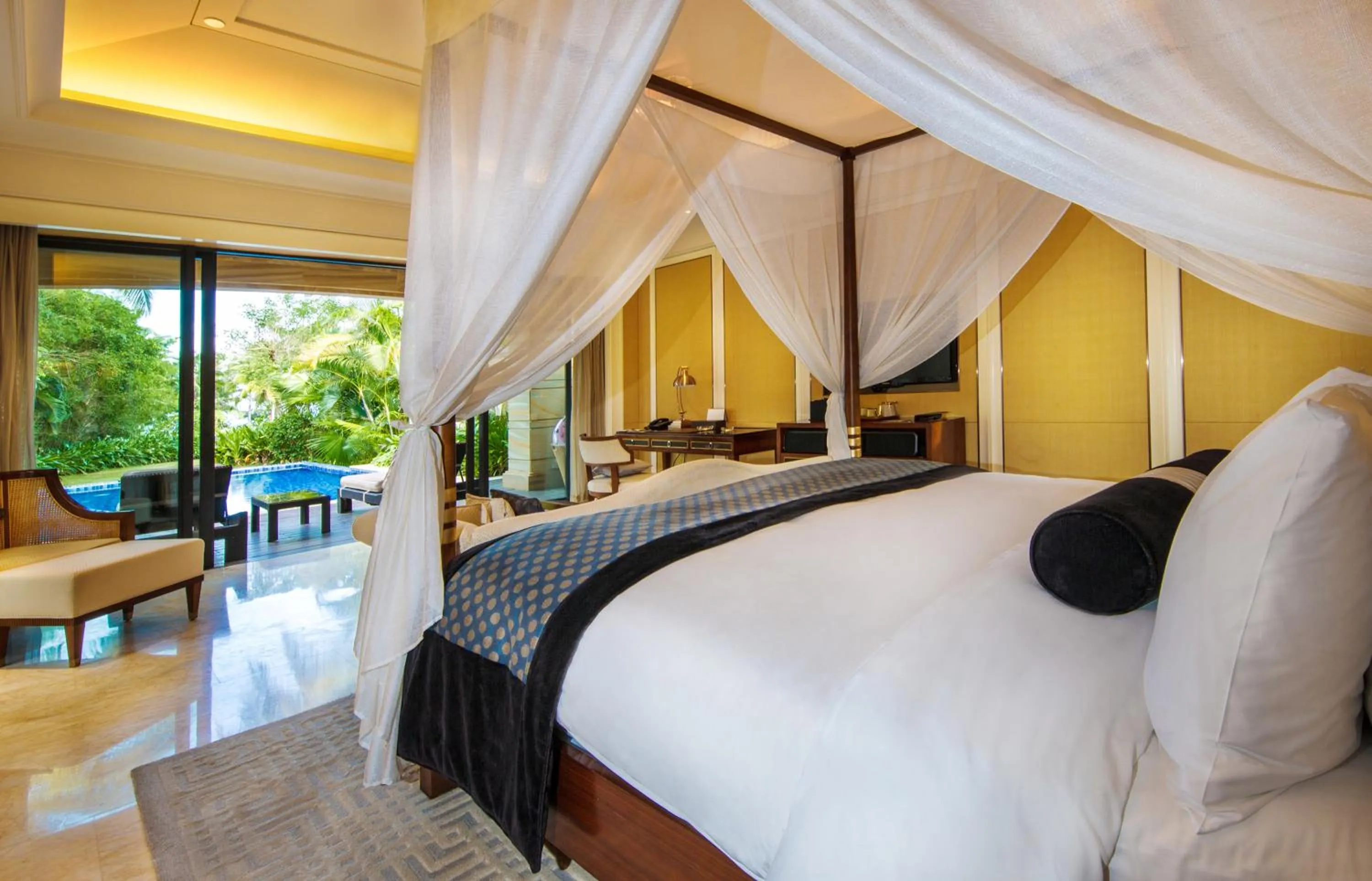 Bedroom, Bed in Wanda Reign Resort & Villas Sanya Haitang Bay