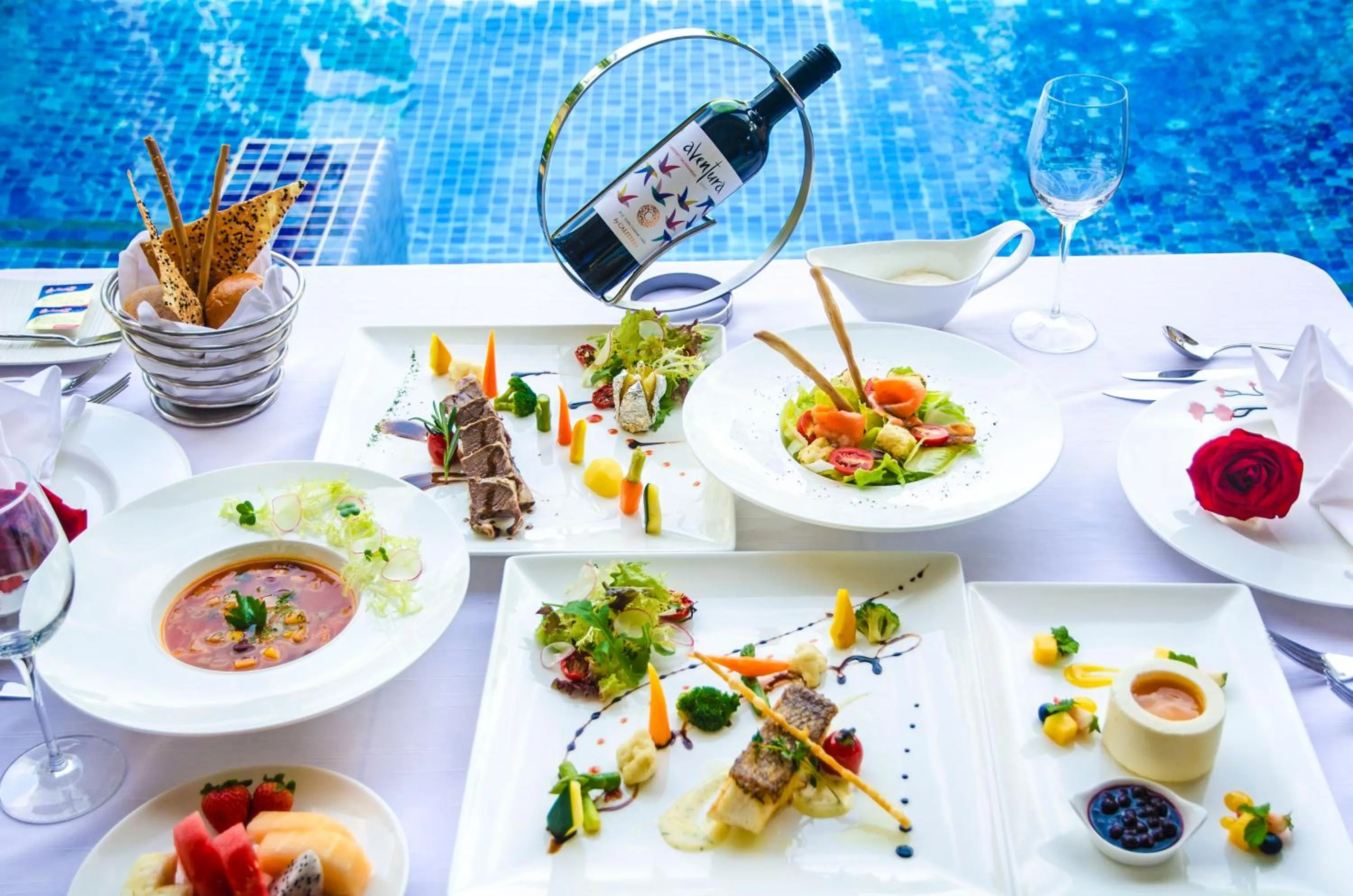 Dinner in Wanda Reign Resort & Villas Sanya Haitang Bay