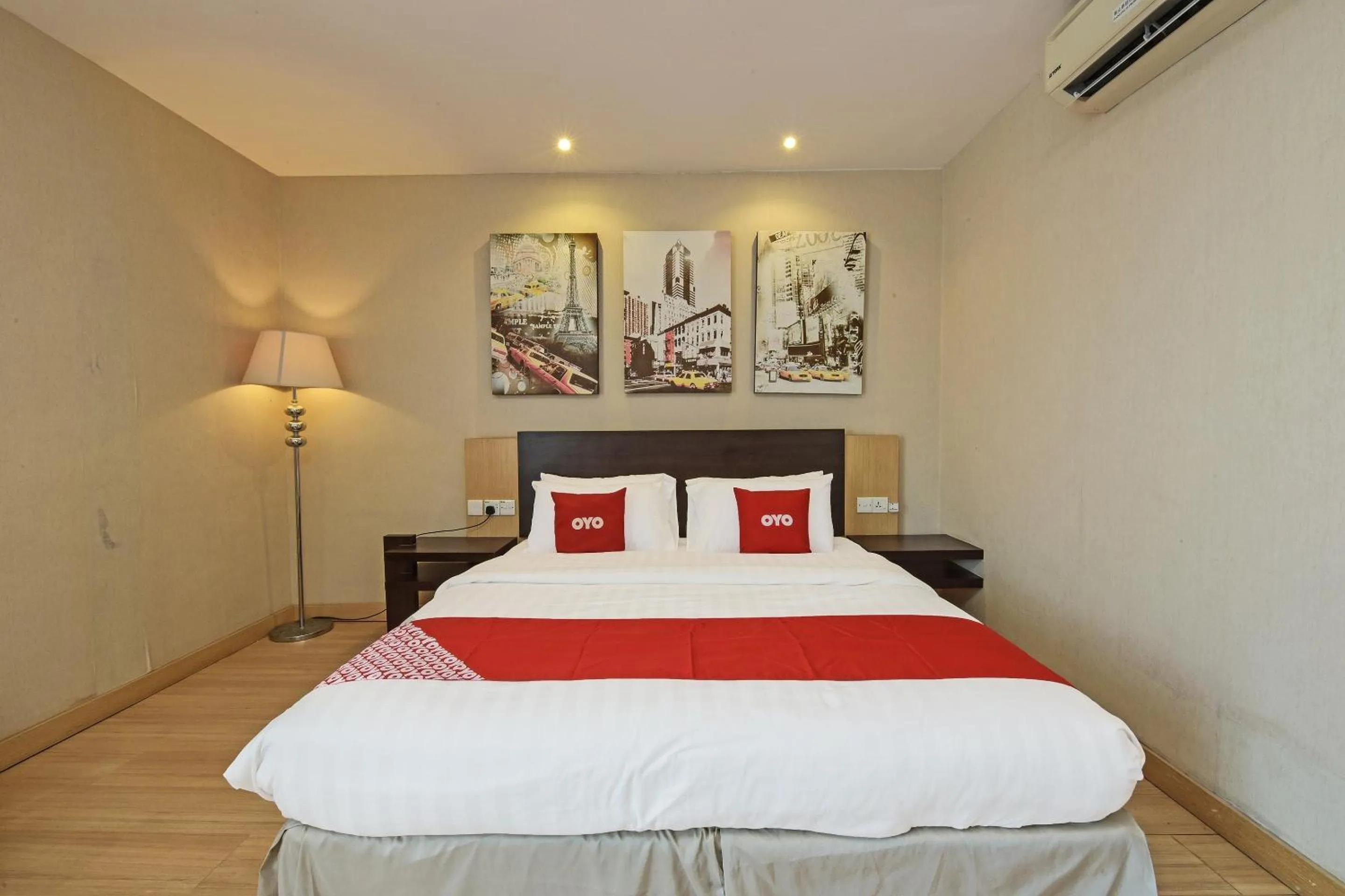 Photo of the whole room, Bed in Collection O Melaka Near Dataran Pahlawan Formerly Ideals Hotel