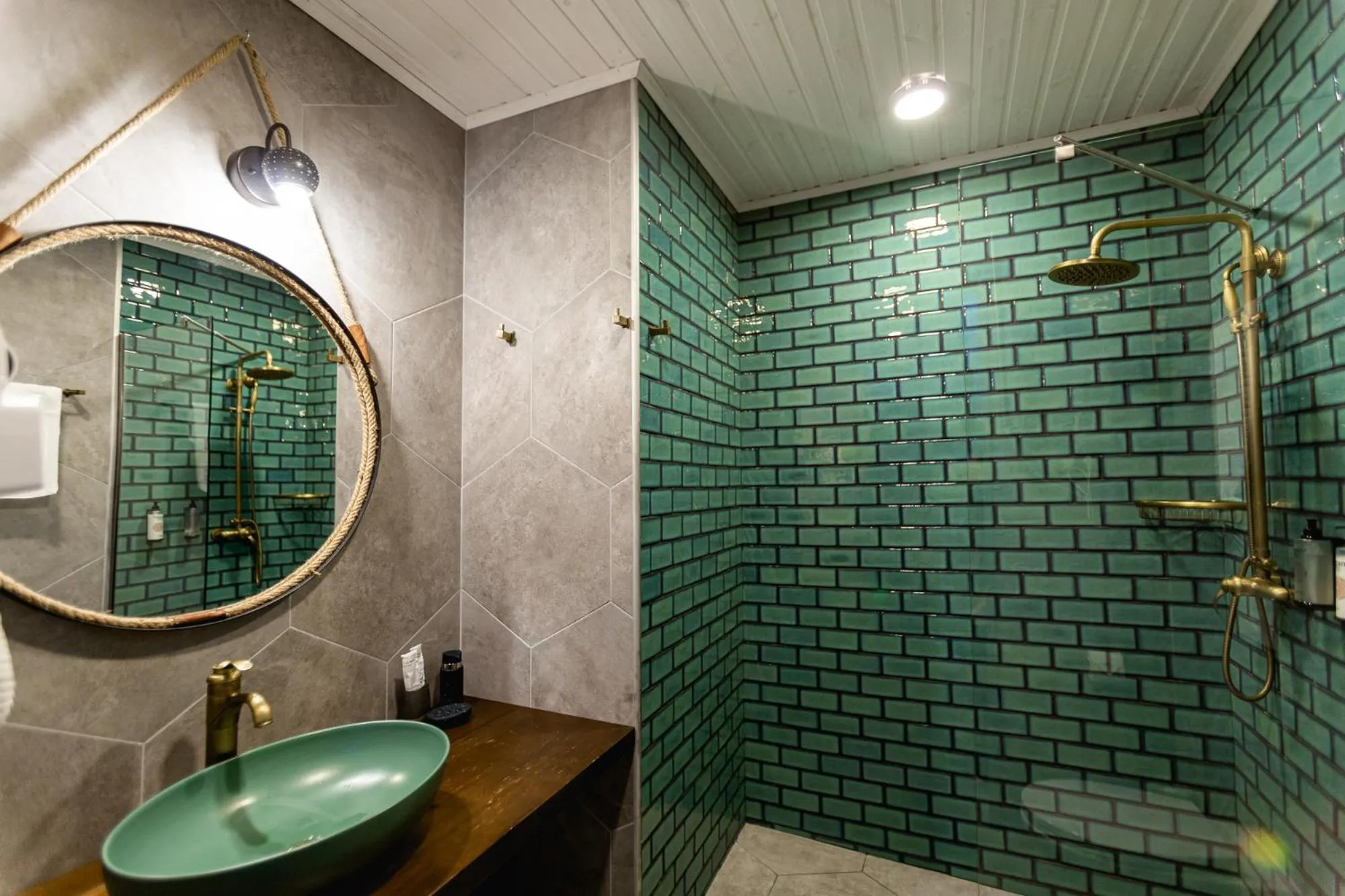 Shower in Hotel Roshe Gudauri