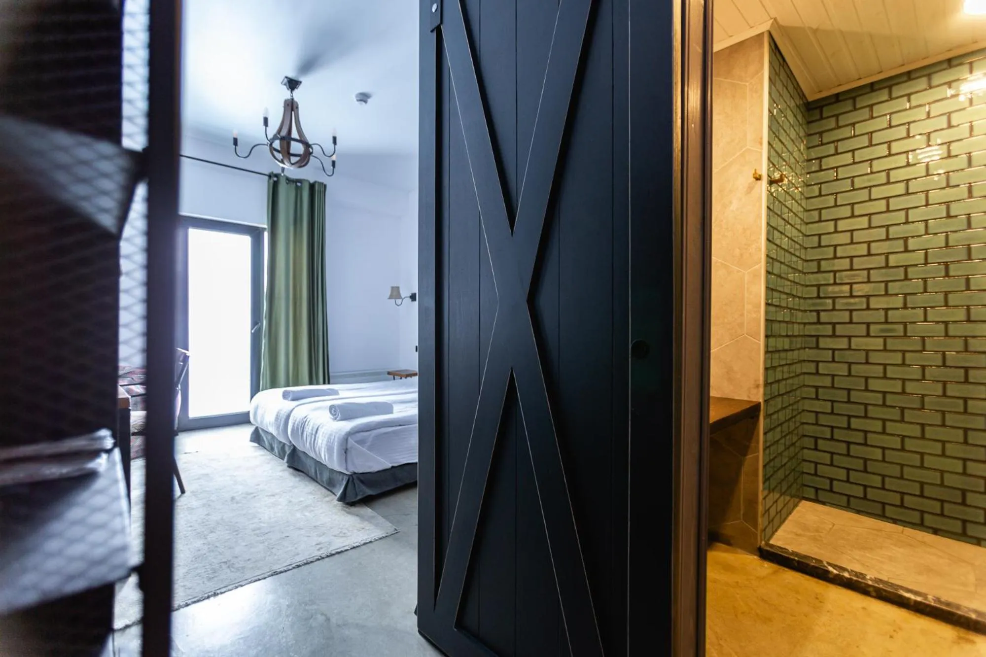 Bathroom, Bed in Hotel Roshe Gudauri