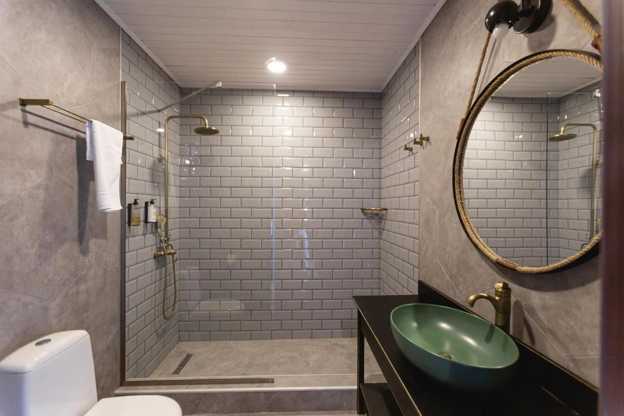 Shower in Hotel Roshe Gudauri