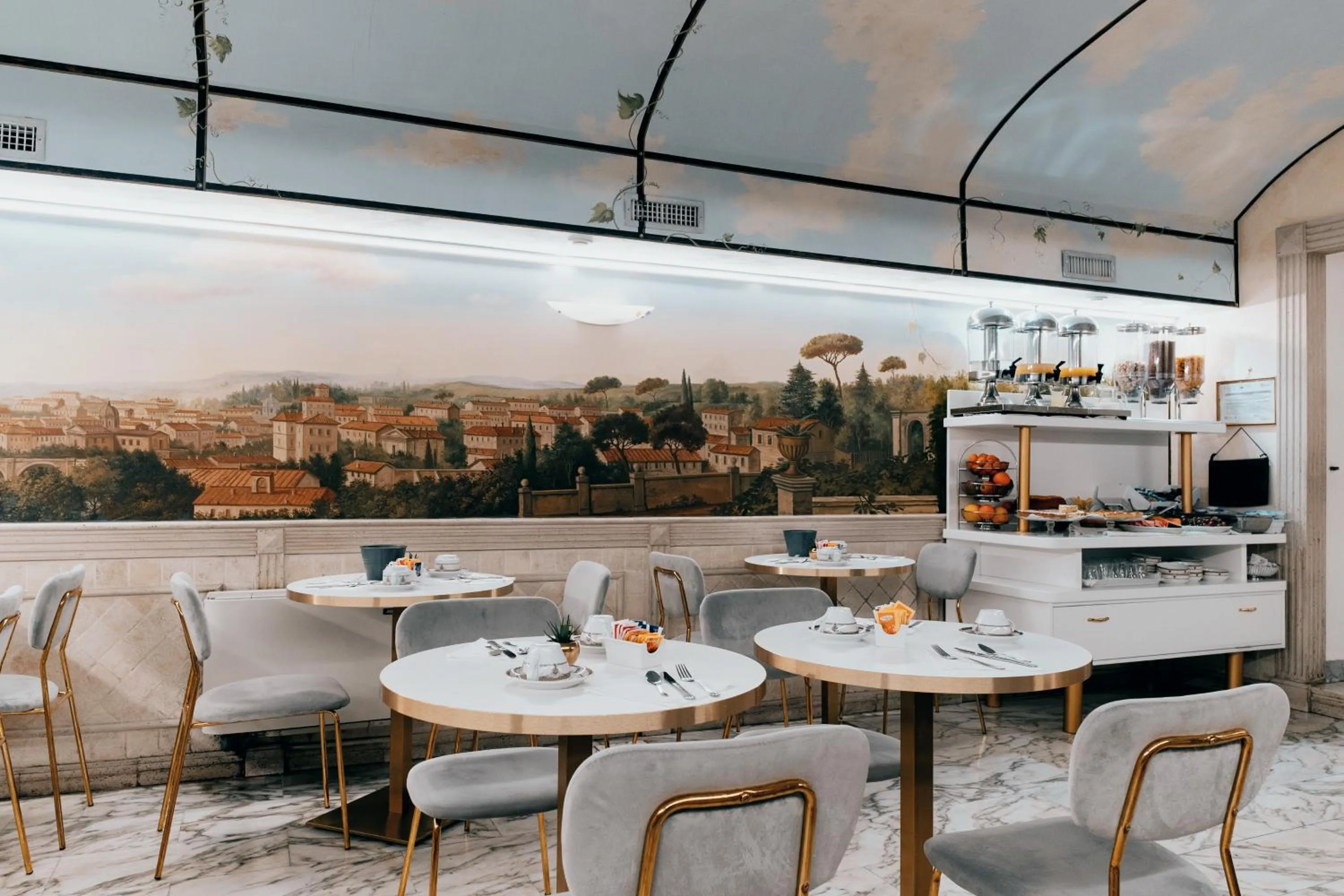 Breakfast in Hotel Pantheon