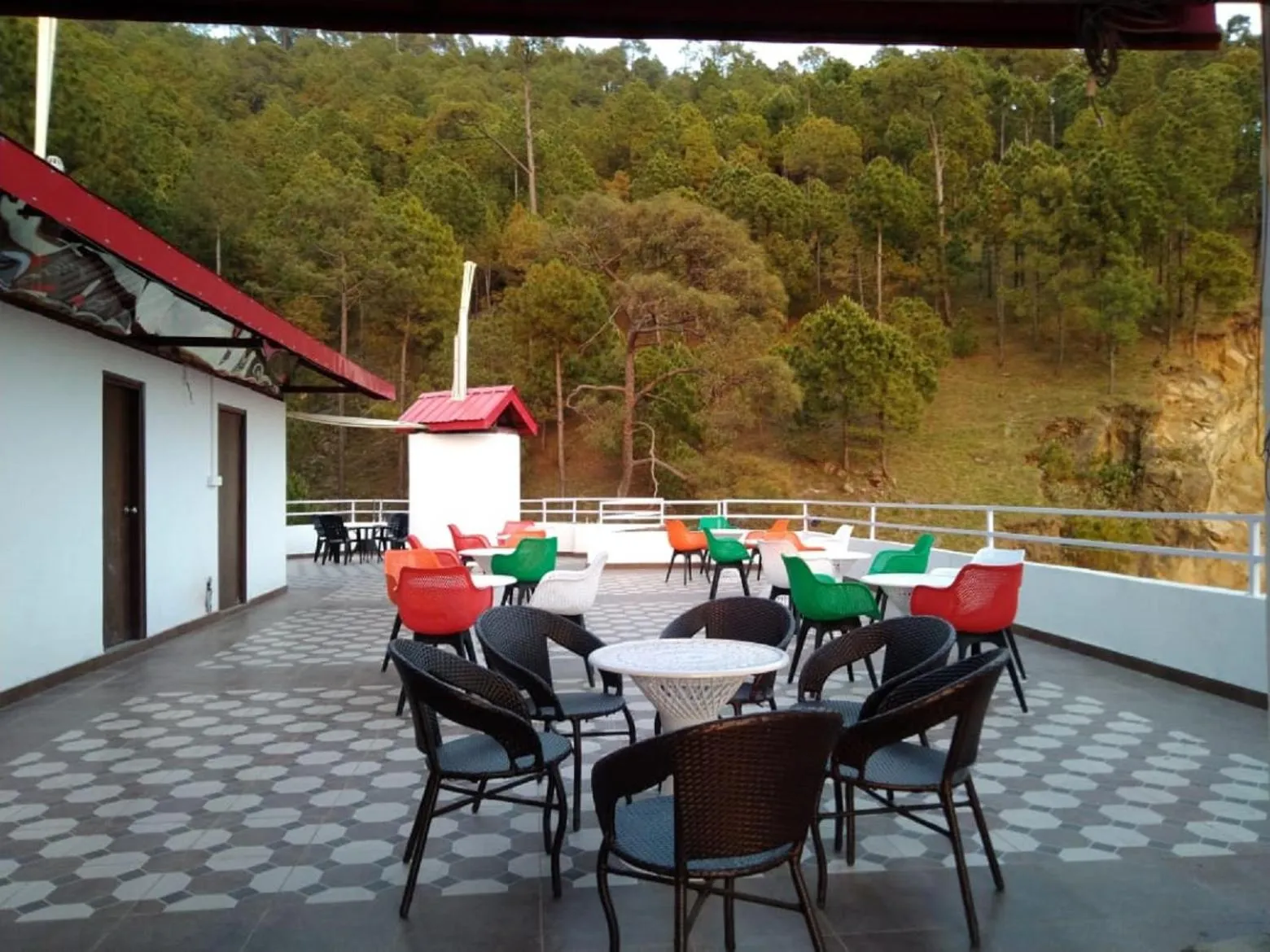 Natural landscape in Hotel Le Halcyon Kasauli