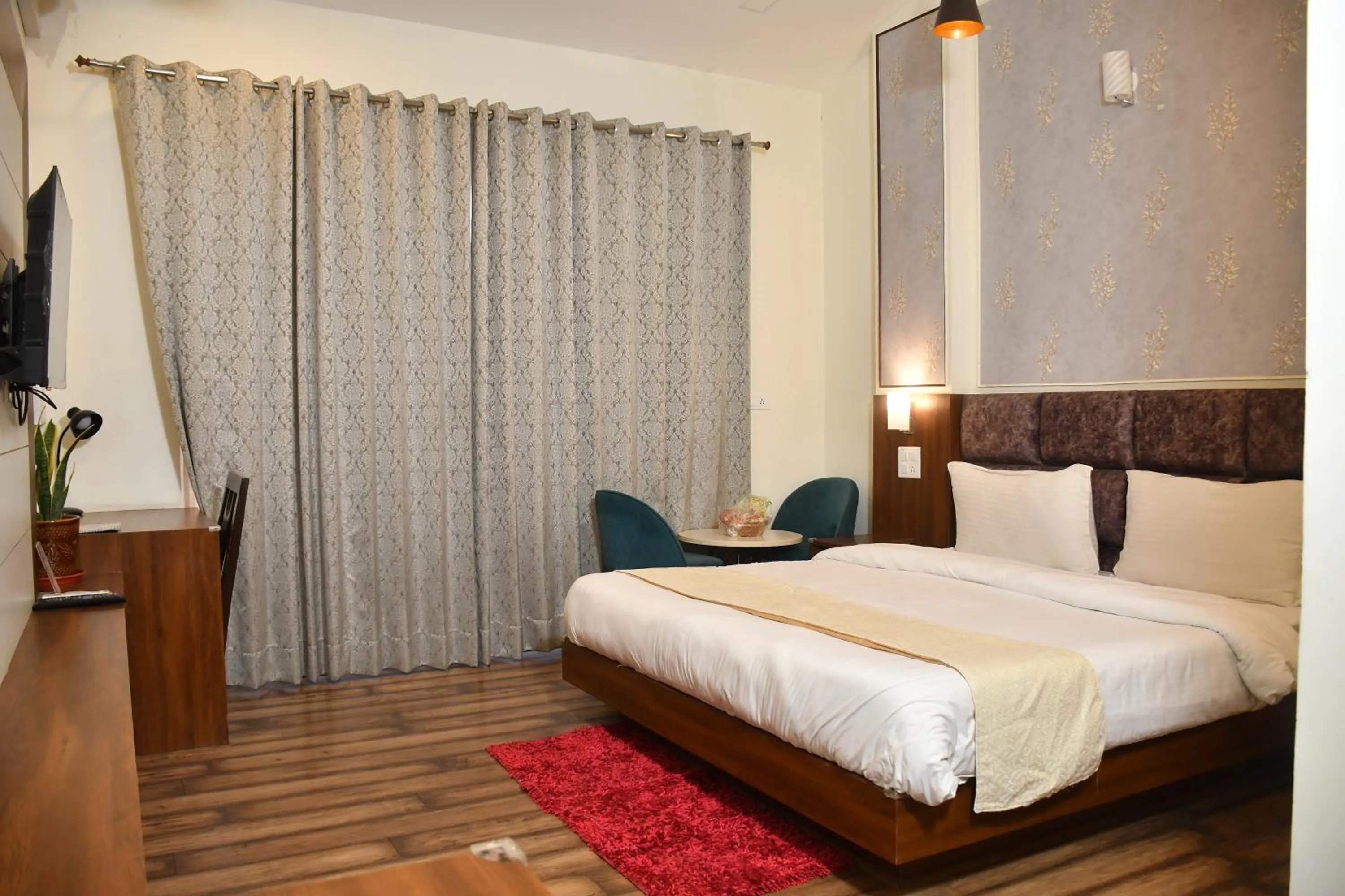 Bed in Hotel Le Halcyon Kasauli