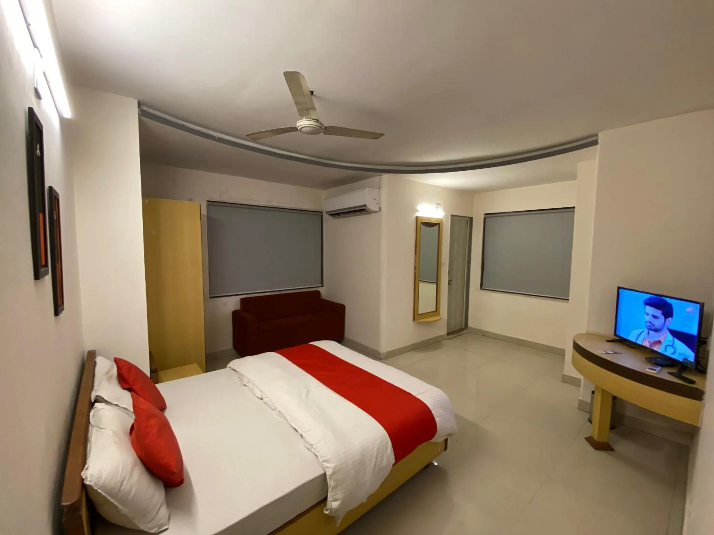 Photo of the whole room, Bed in Hotel Riverfront