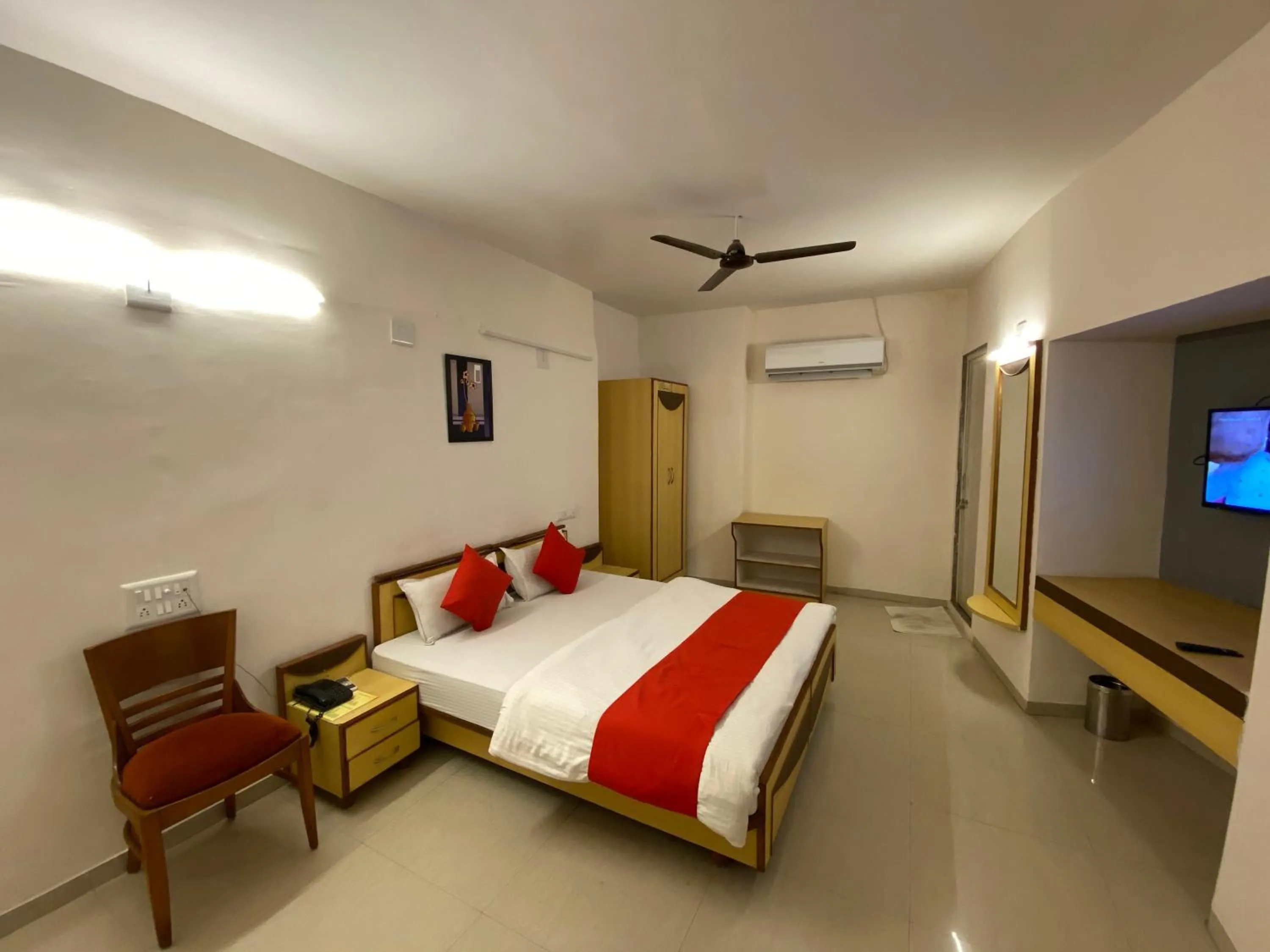 Photo of the whole room, Bed in Hotel Riverfront