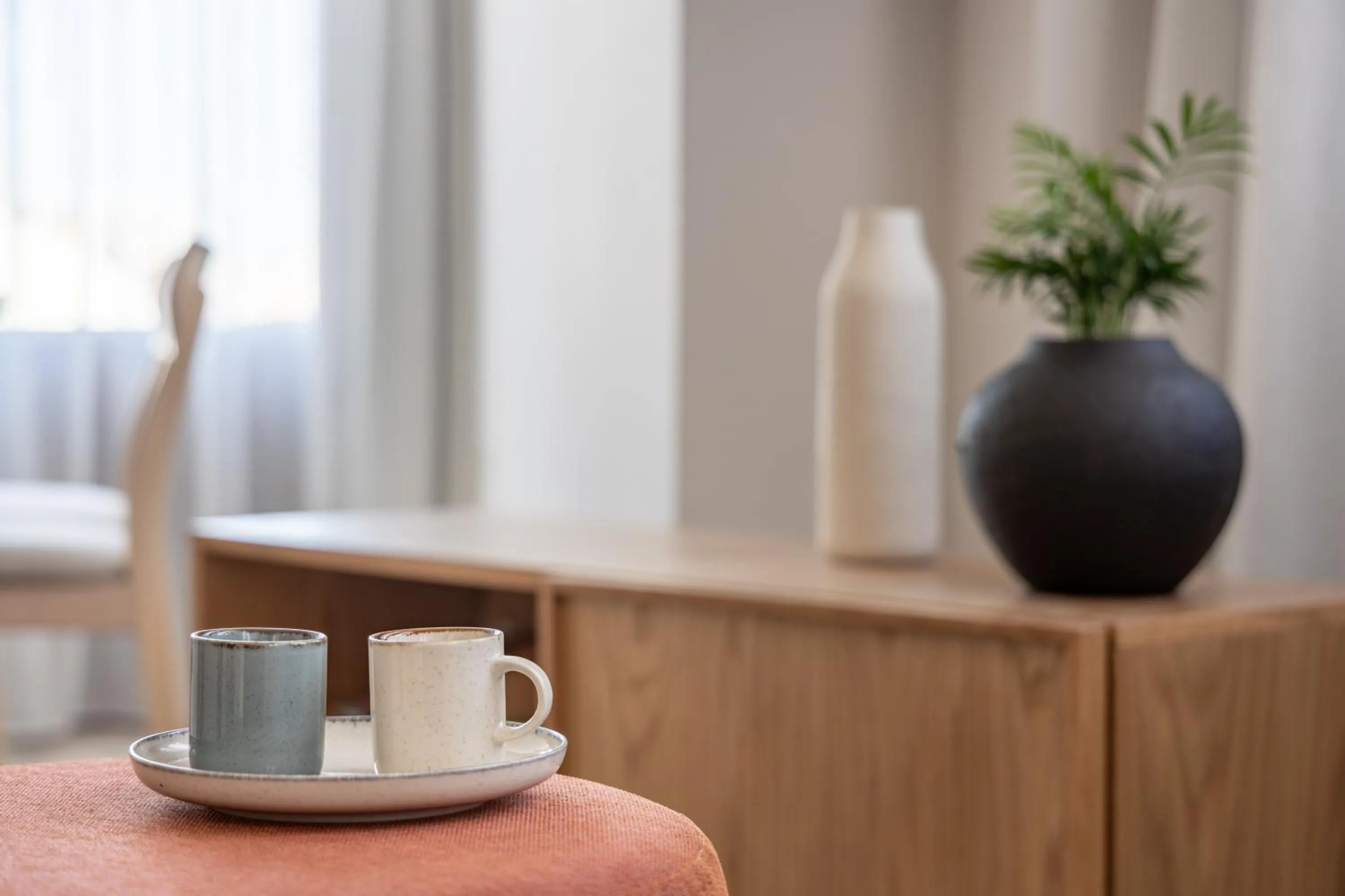 Dining area in Líbere Granada Catedral